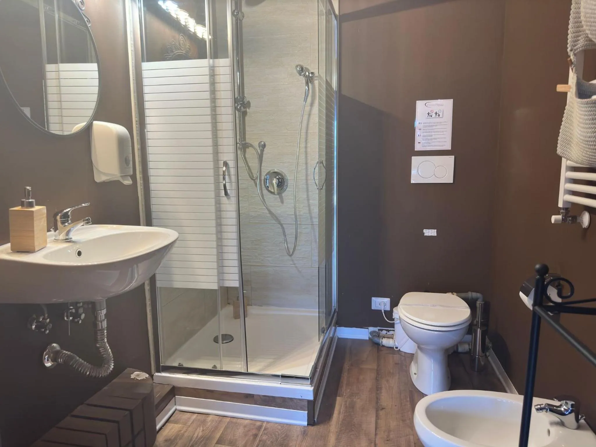 Shower in CconfortHotels R&B Dolci Emozioni