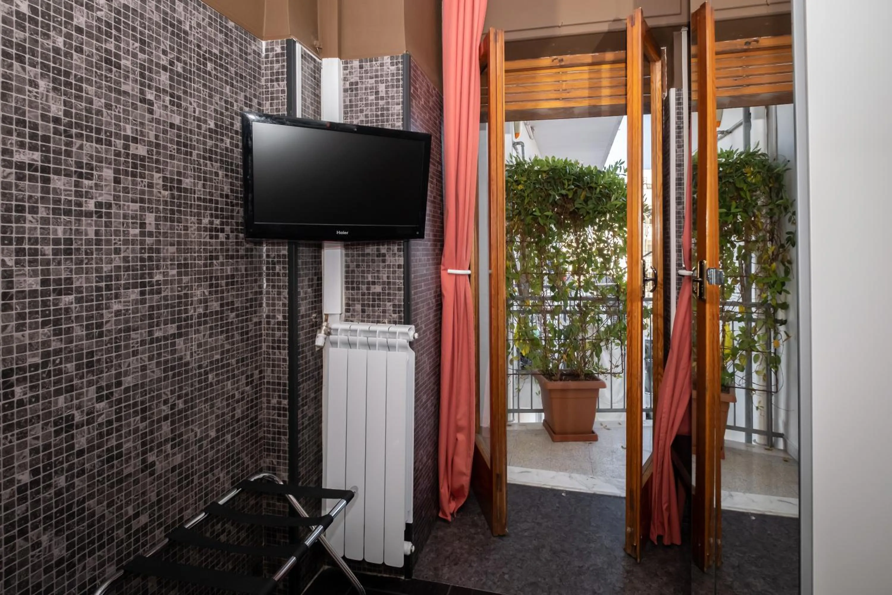 TV and multimedia in CconfortHotels R&B Dolci Emozioni