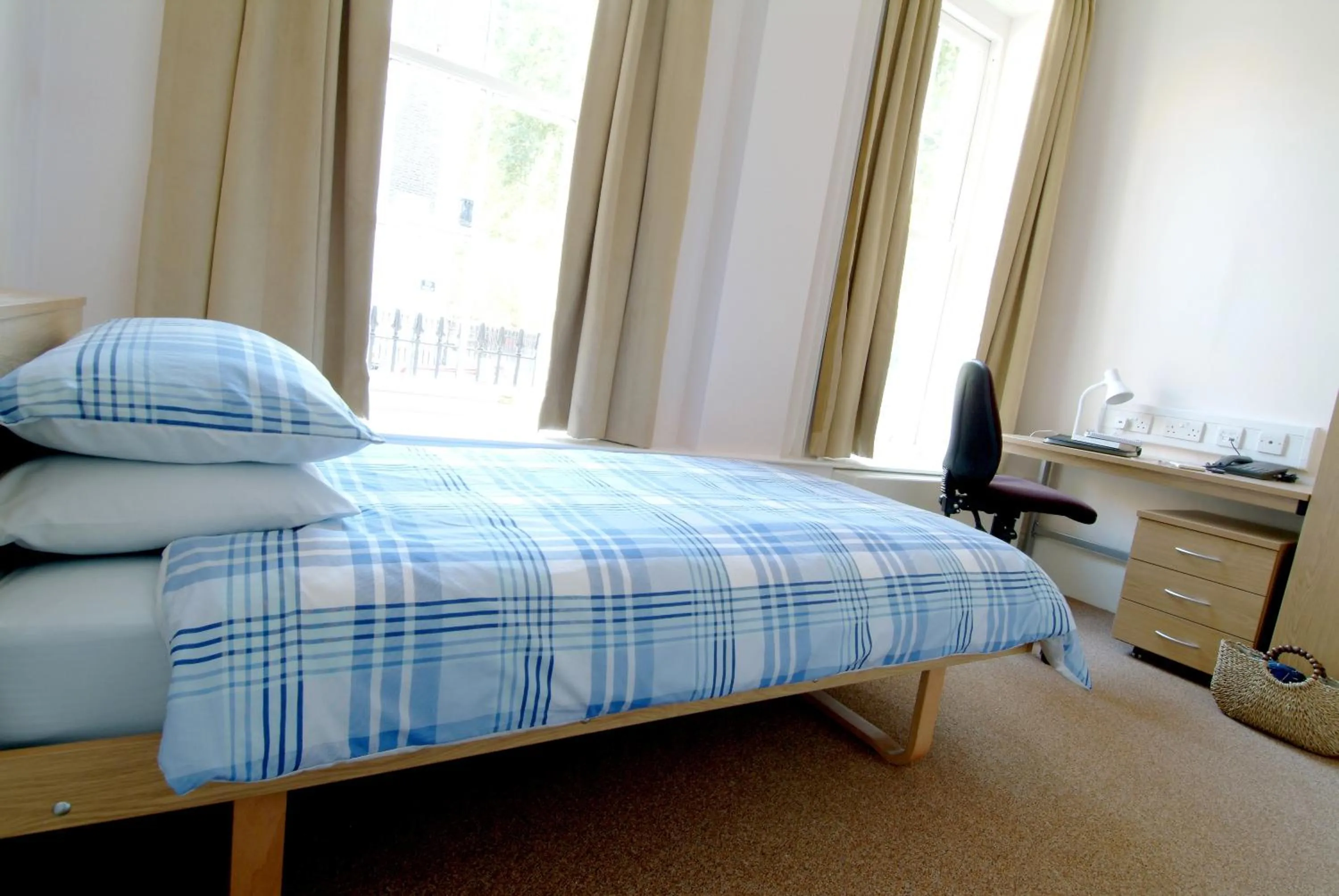 Bed in LSE Passfield Hall