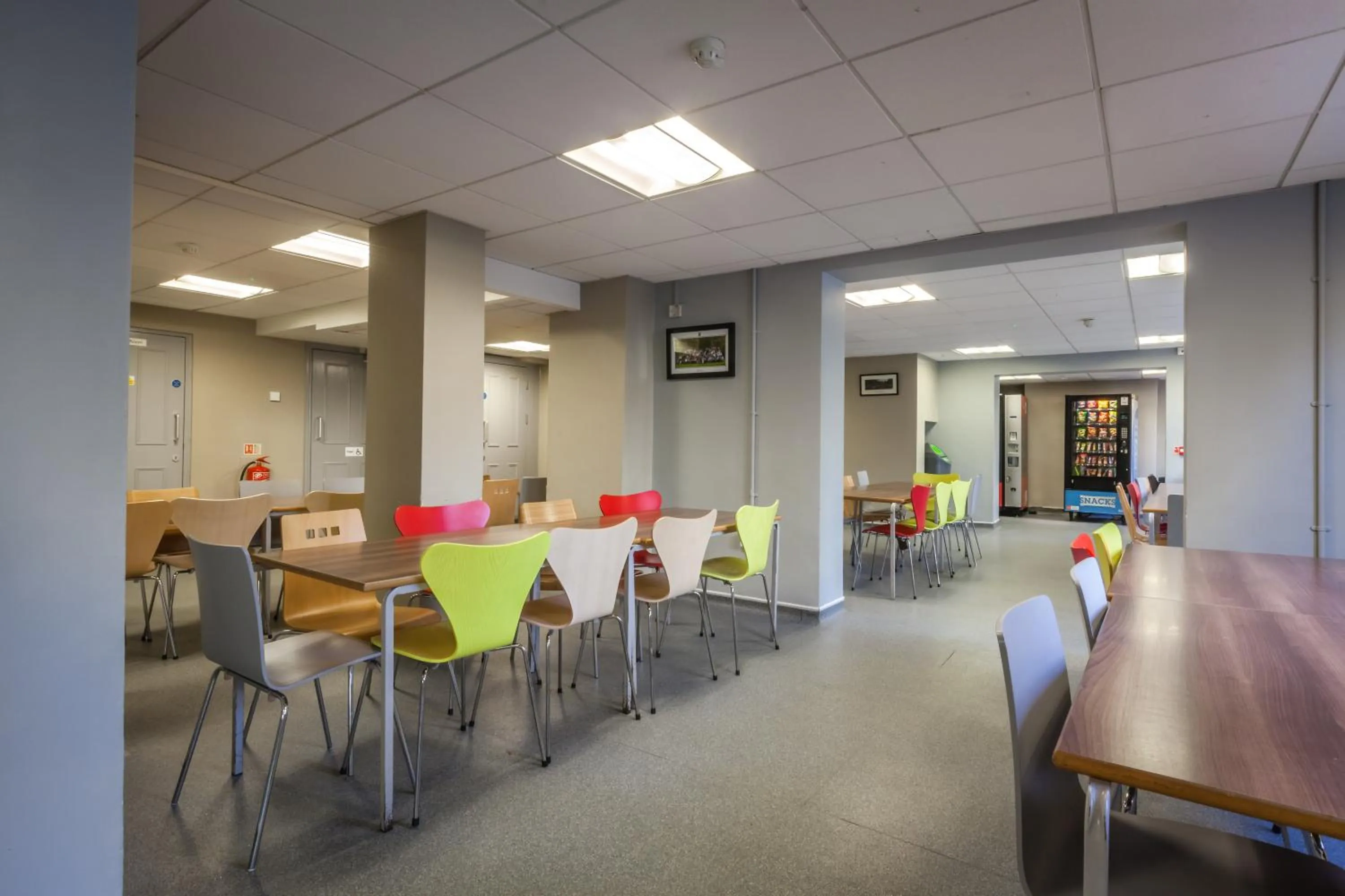 Restaurant/places to eat in LSE Passfield Hall