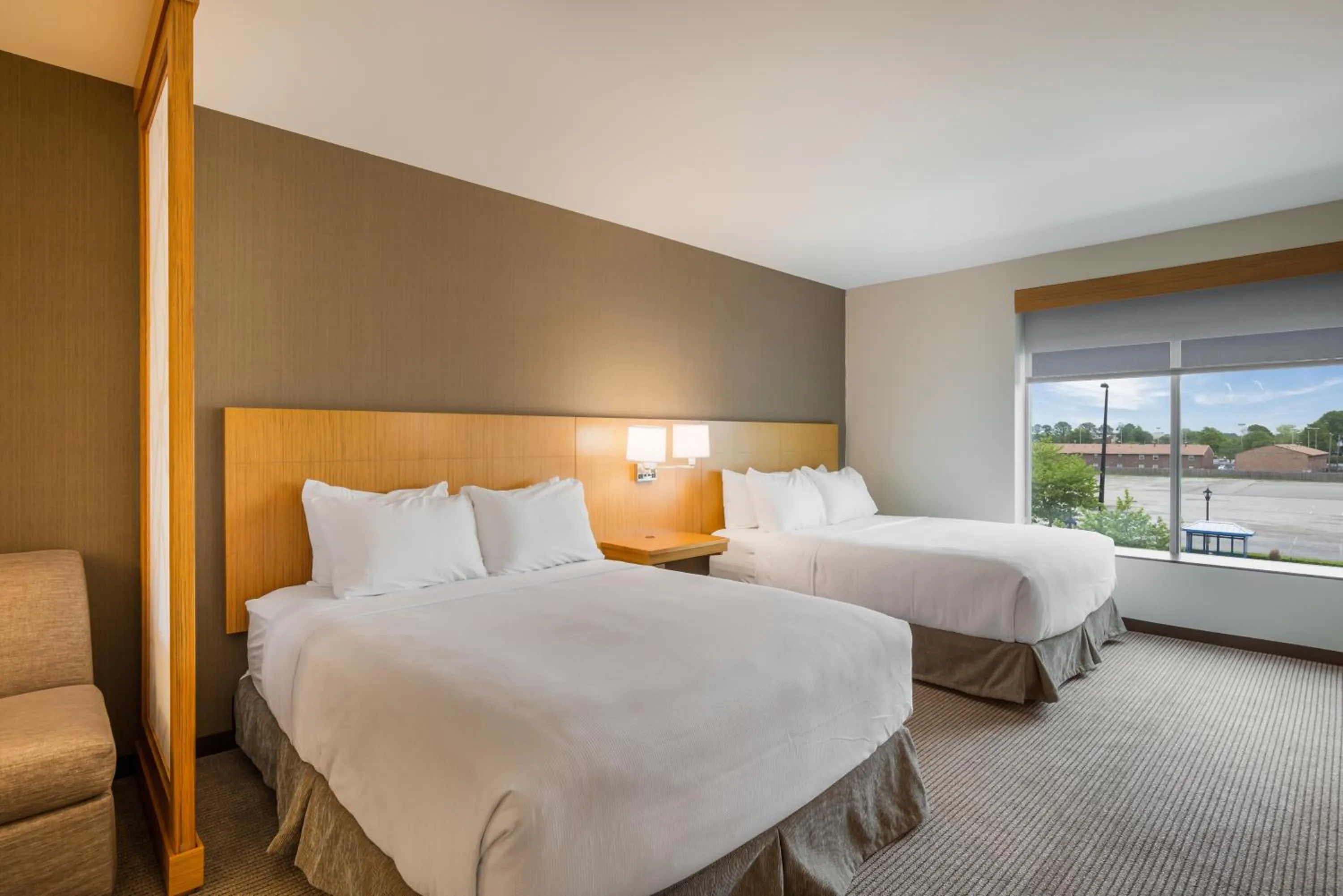 Bed in Hyatt Place Hampton Convention Center