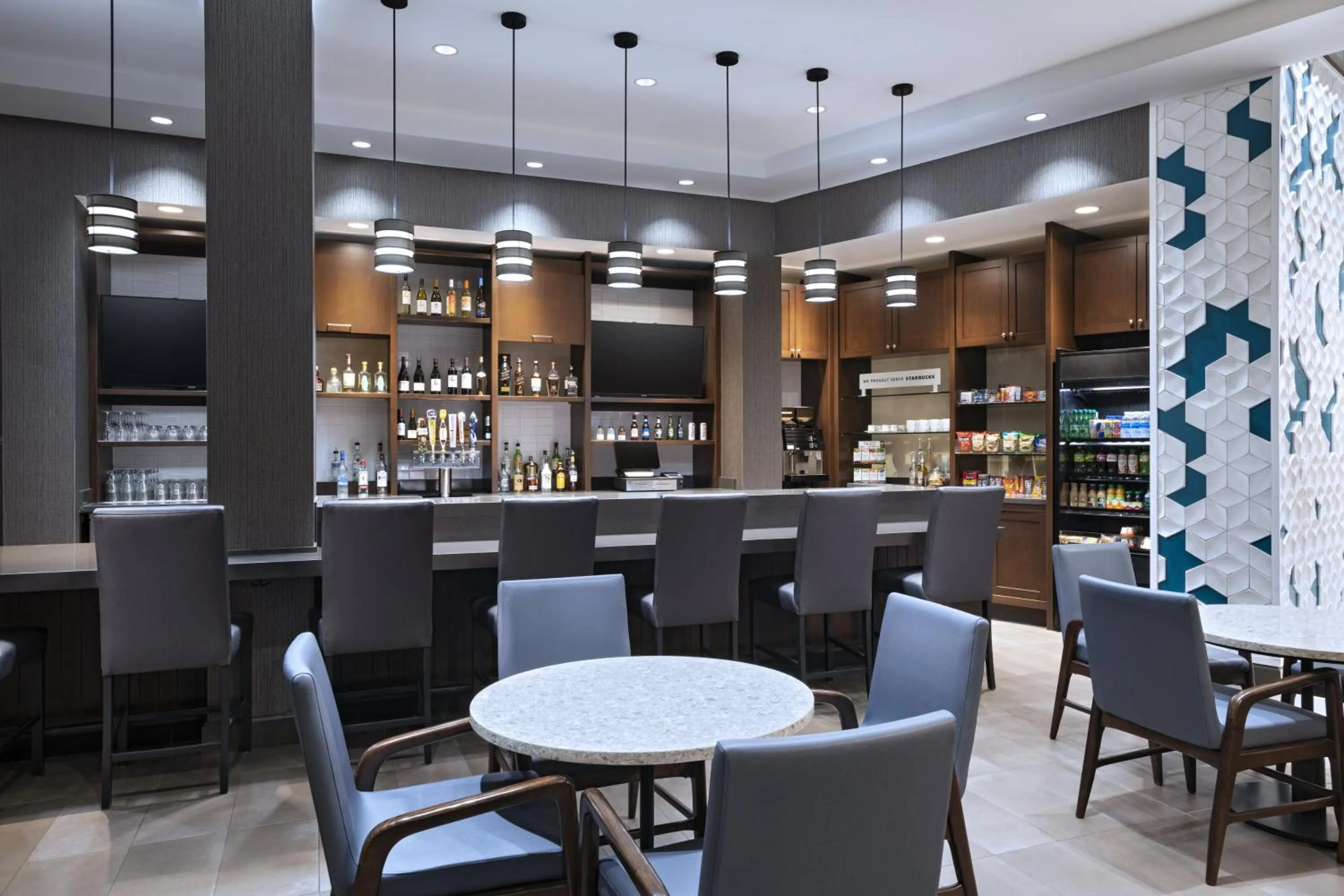 Lounge or bar in Hyatt Place Greensboro Downtown