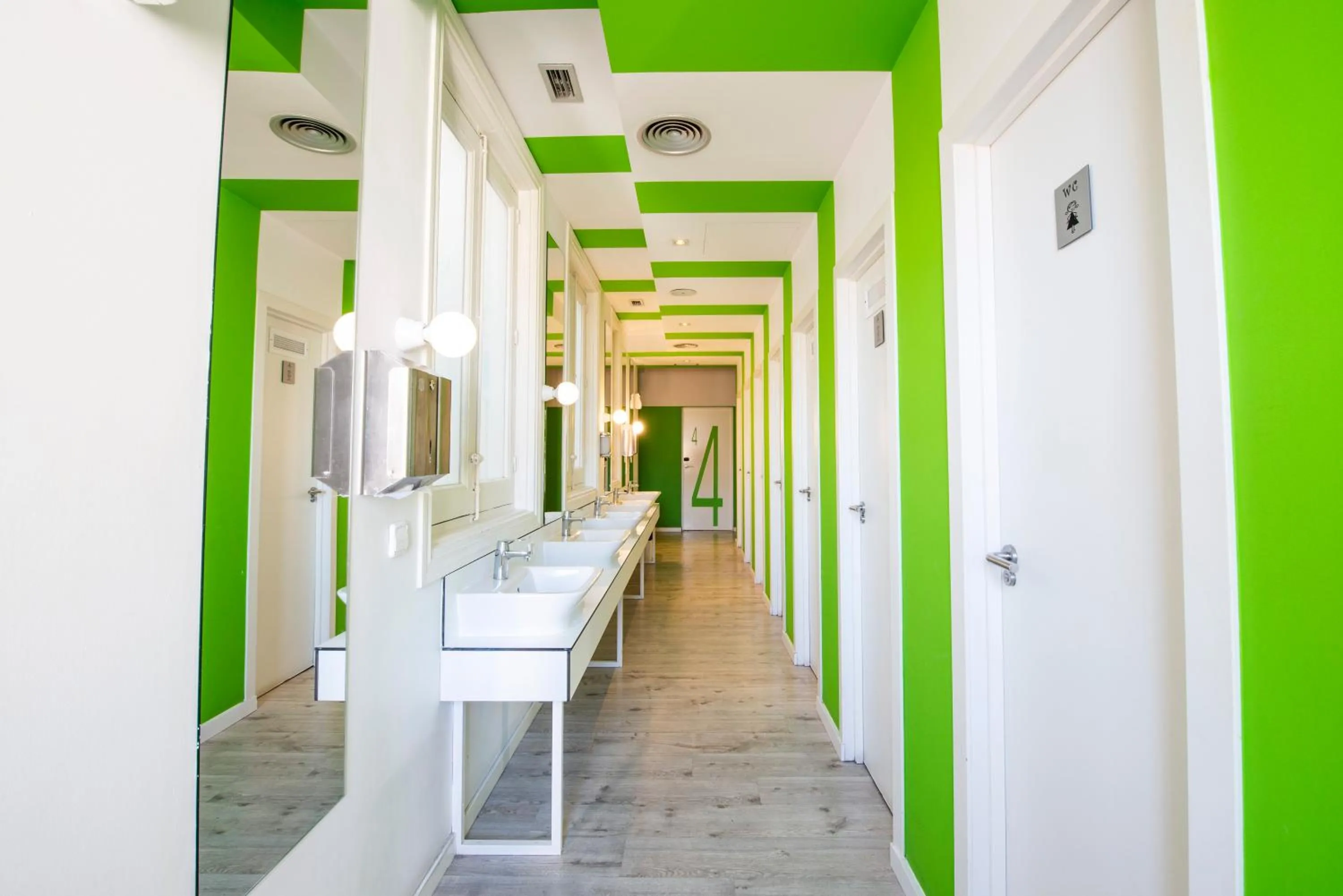 Bathroom in Safestay Madrid Central