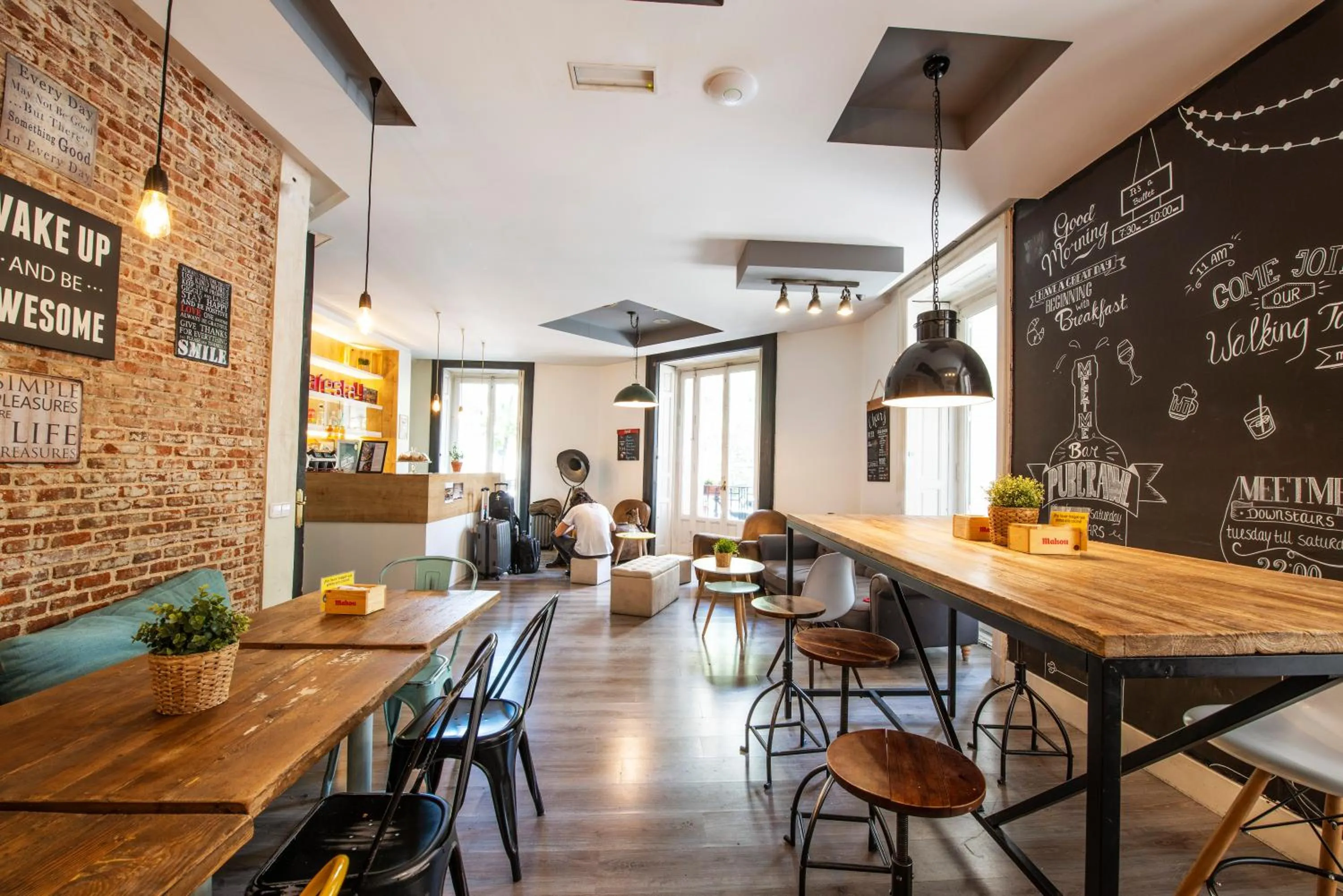 Restaurant/places to eat in Safestay Madrid Central