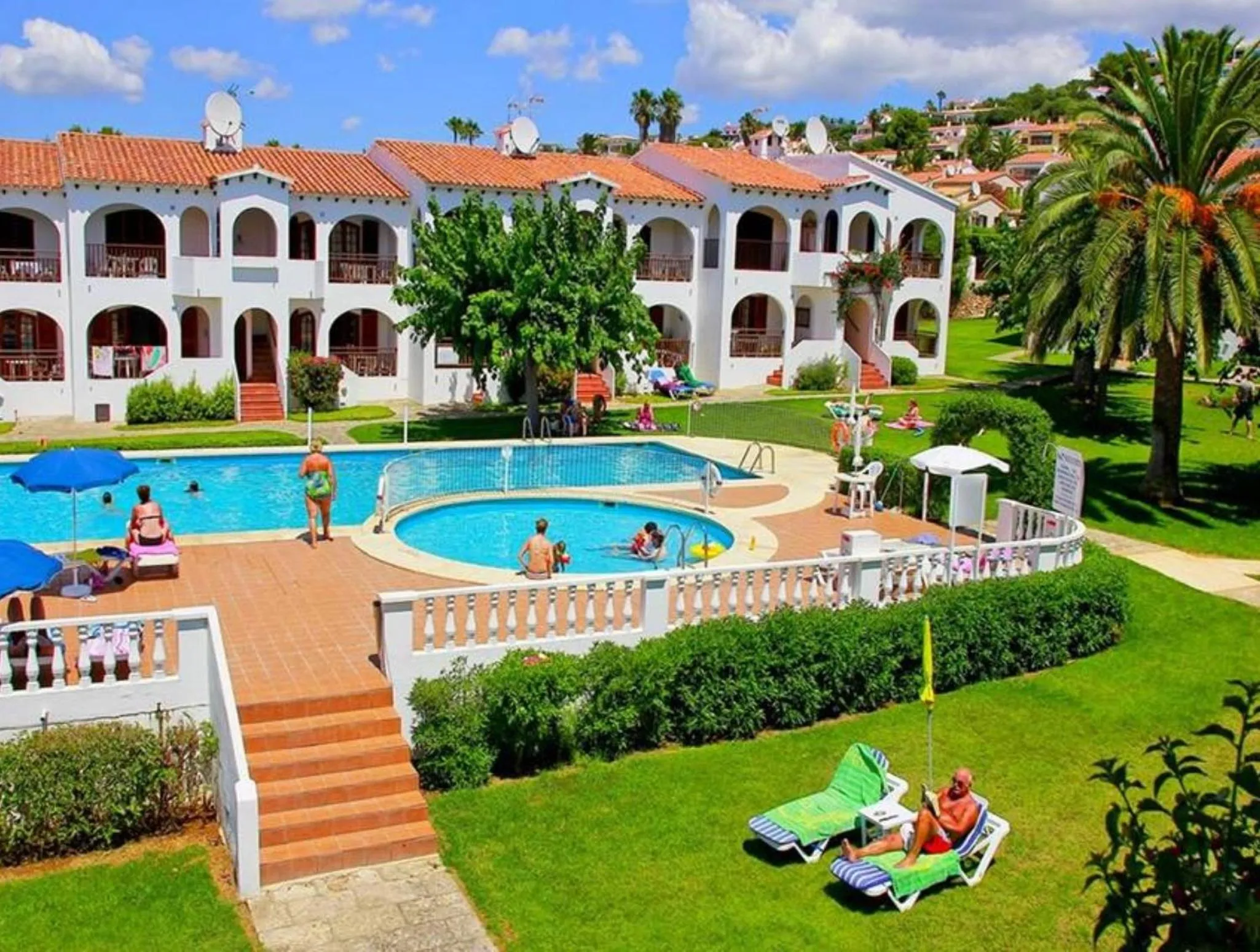 Property building in Girasol Garden Superior 2-d