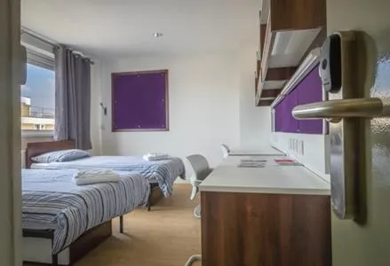 Bed in LSE Carr-Saunders Hall