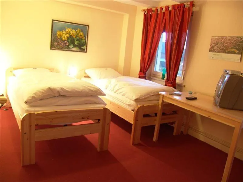 Day, Bed in Deutsches Haus
