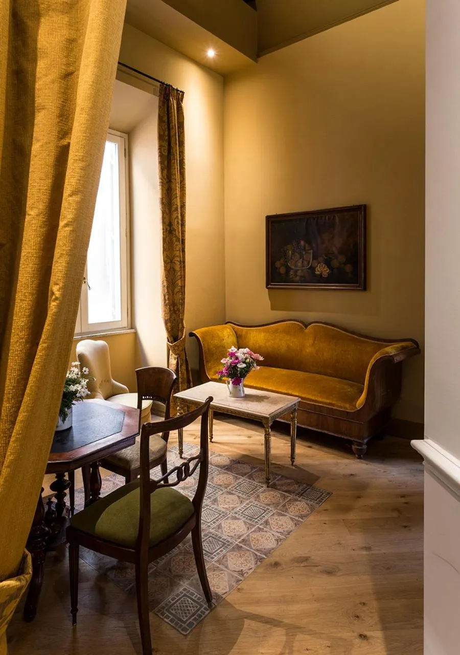 Restaurant/places to eat in Navona Grand Suite