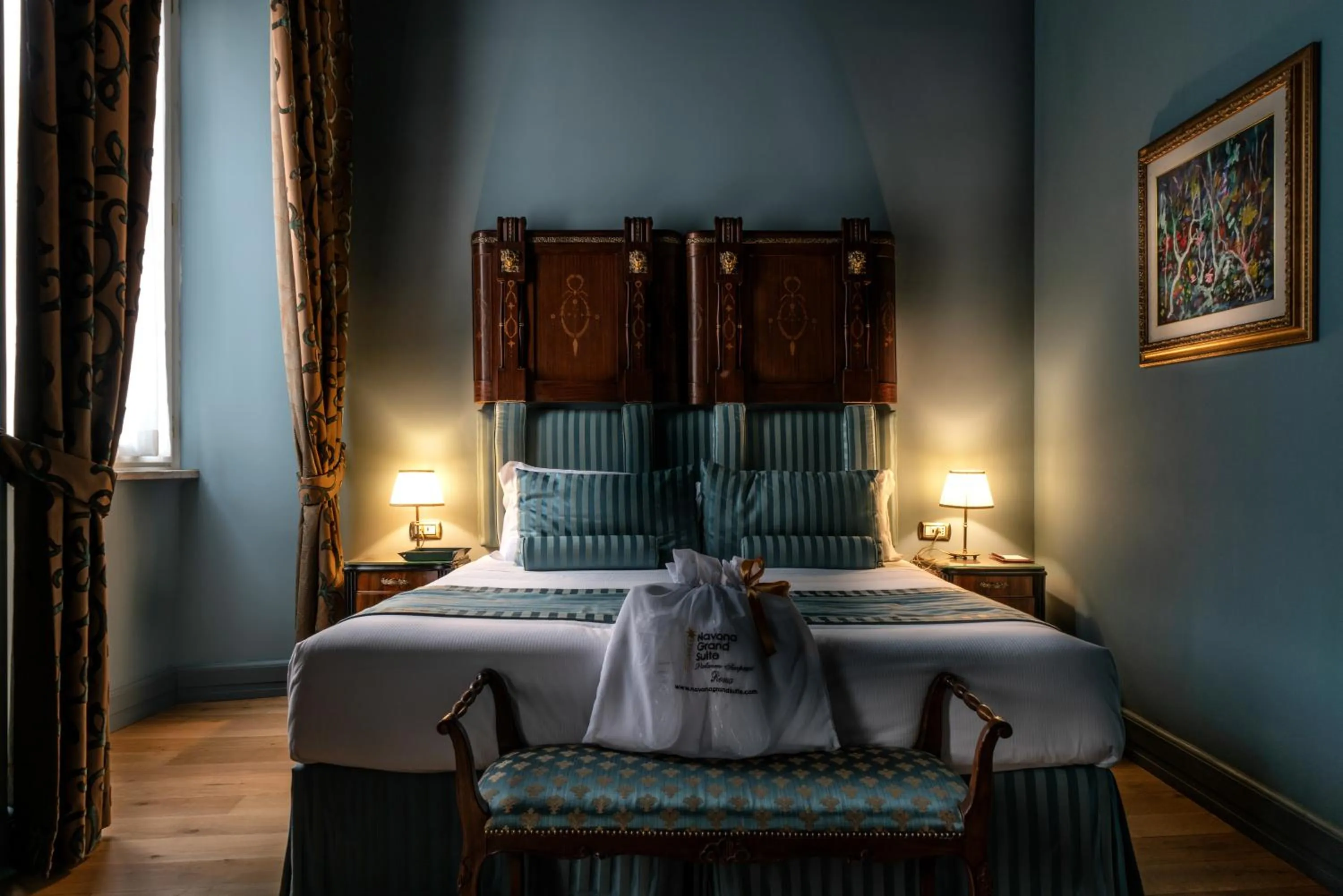 Bed in Navona Grand Suite