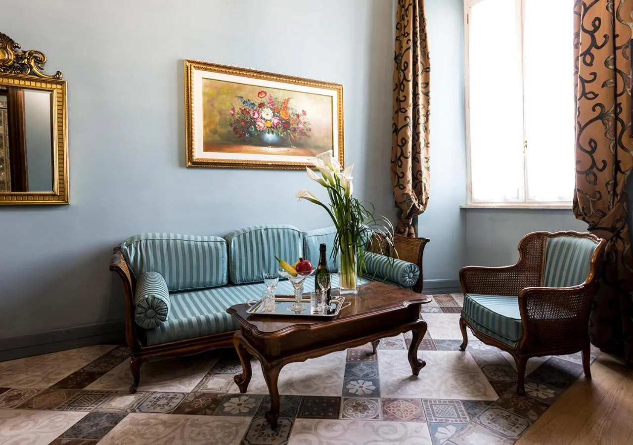 Coffee/tea facilities in Navona Grand Suite