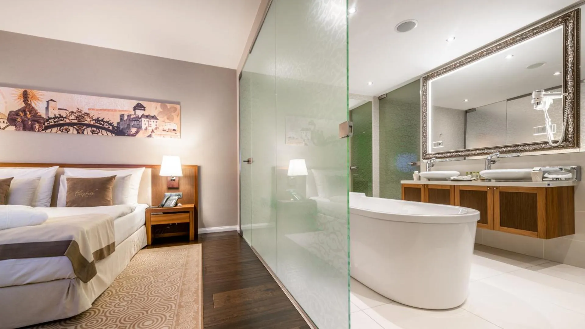 Bed in Hotel Elizabeth