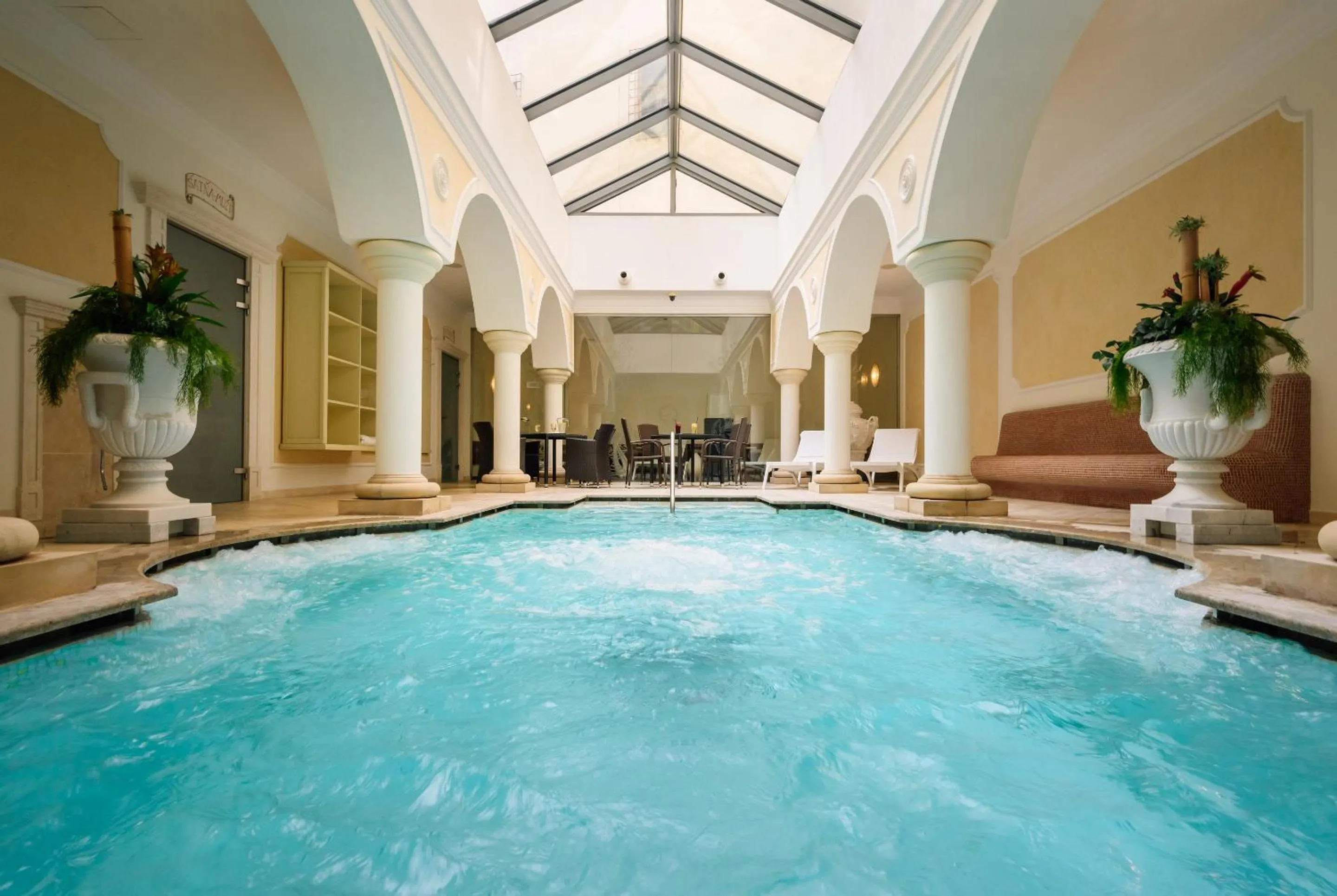 Hot Tub in Hotel Elizabeth