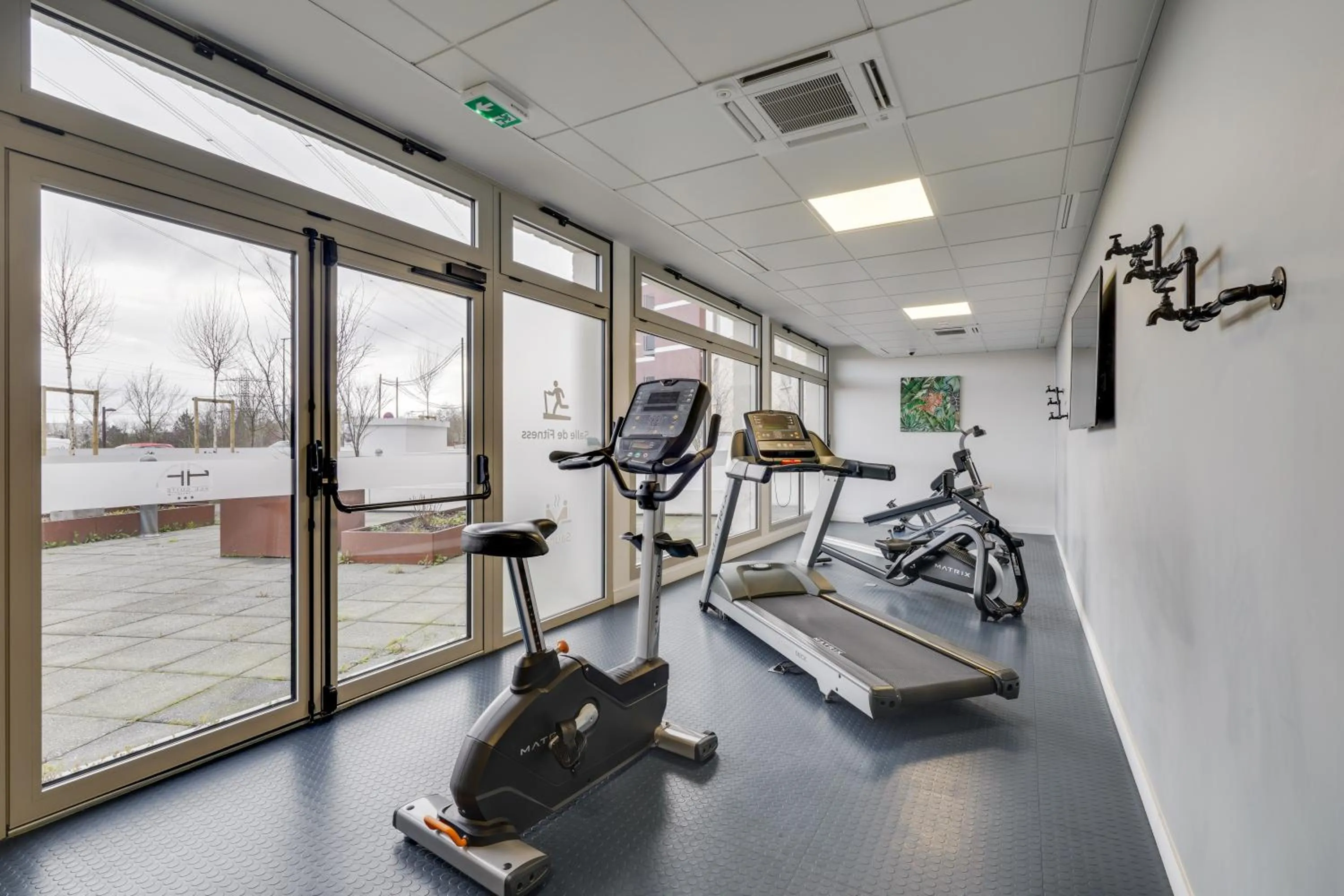 Fitness centre/facilities in All Suites Appart Hôtel - Palaiseau - Massy TGV