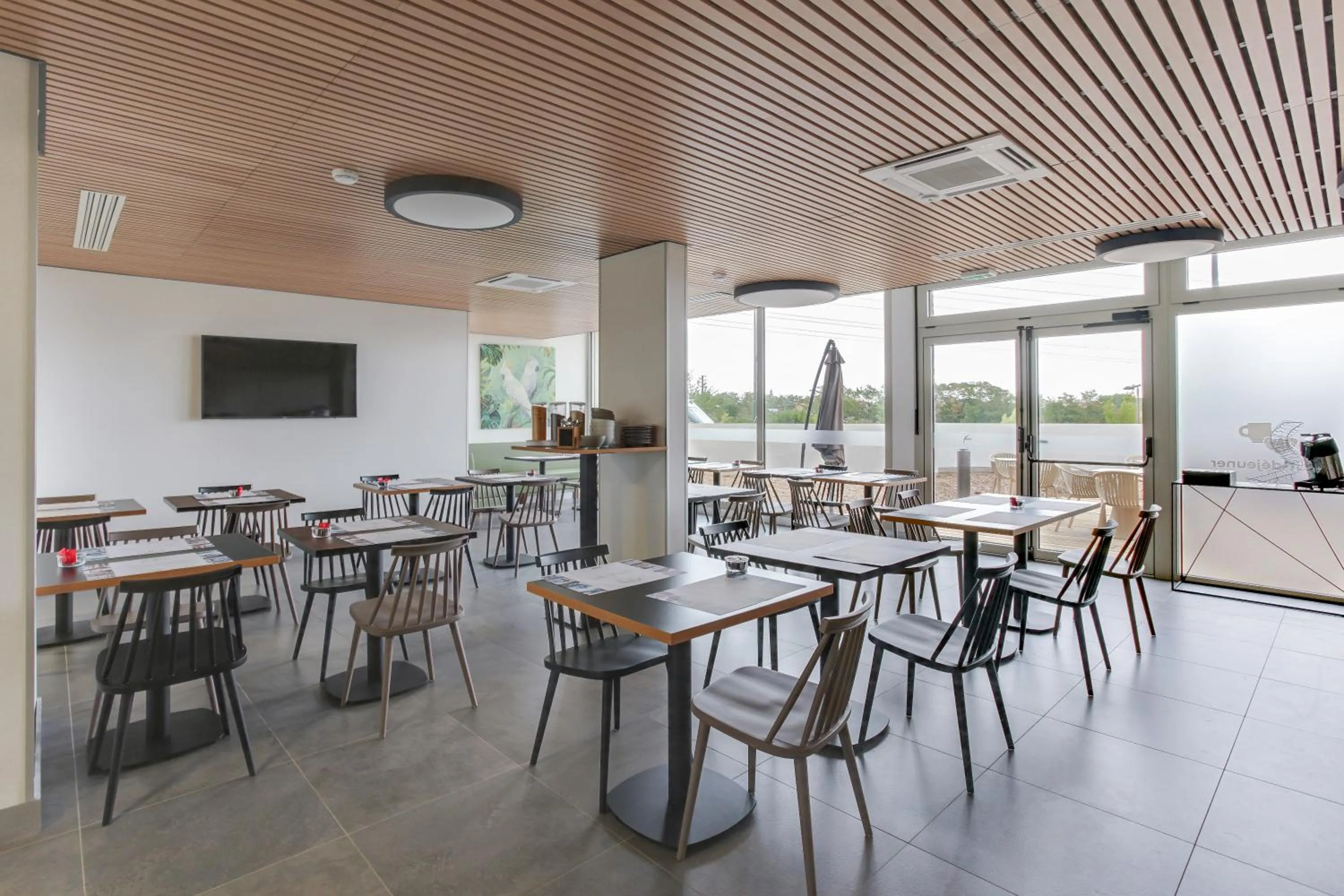 Area and facilities in All Suites Appart Hôtel - Palaiseau - Massy TGV