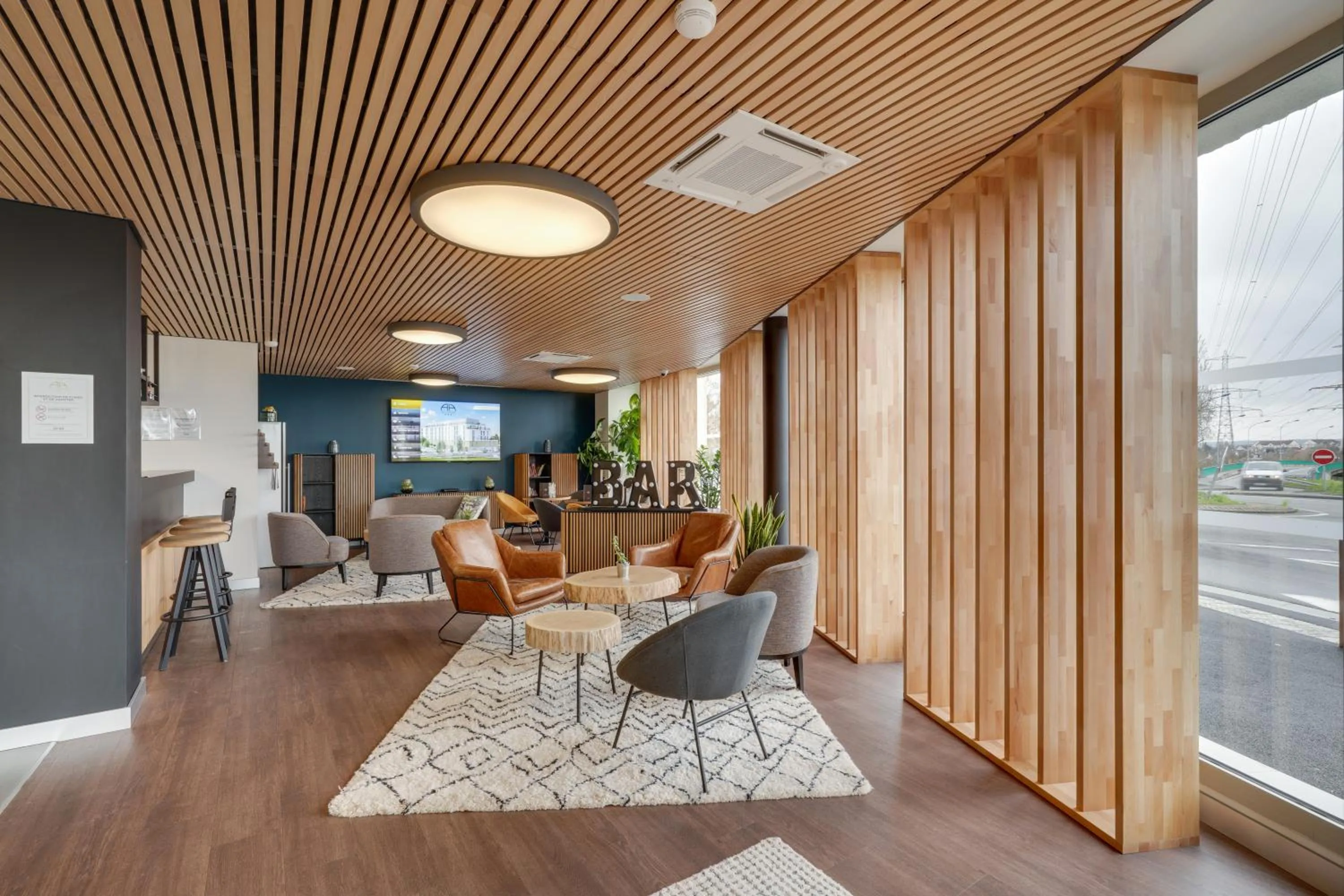 Lounge or bar in All Suites Appart Hôtel - Palaiseau - Massy TGV