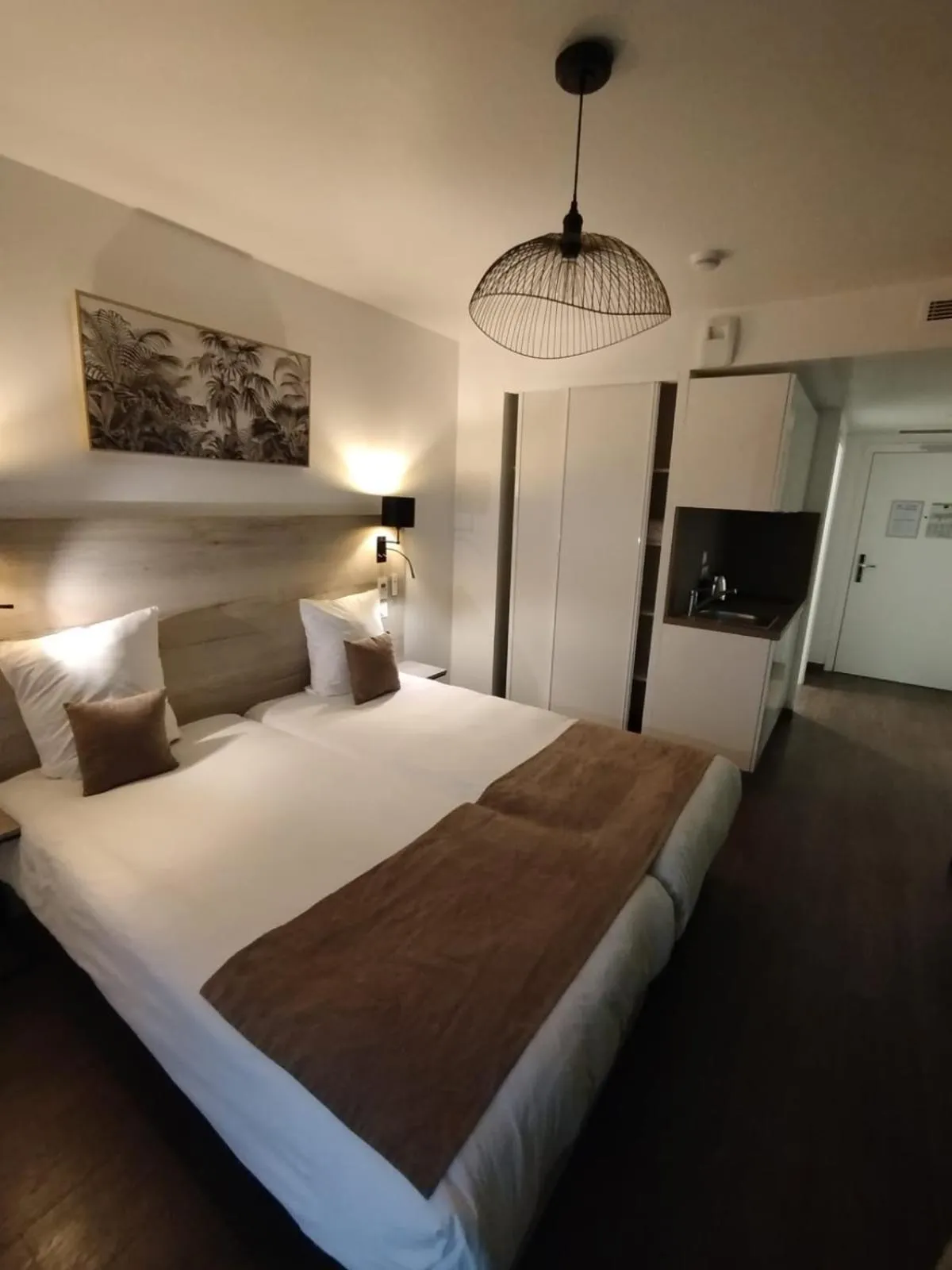 Bedroom, Bed in All Suites Appart Hôtel - Palaiseau - Massy TGV