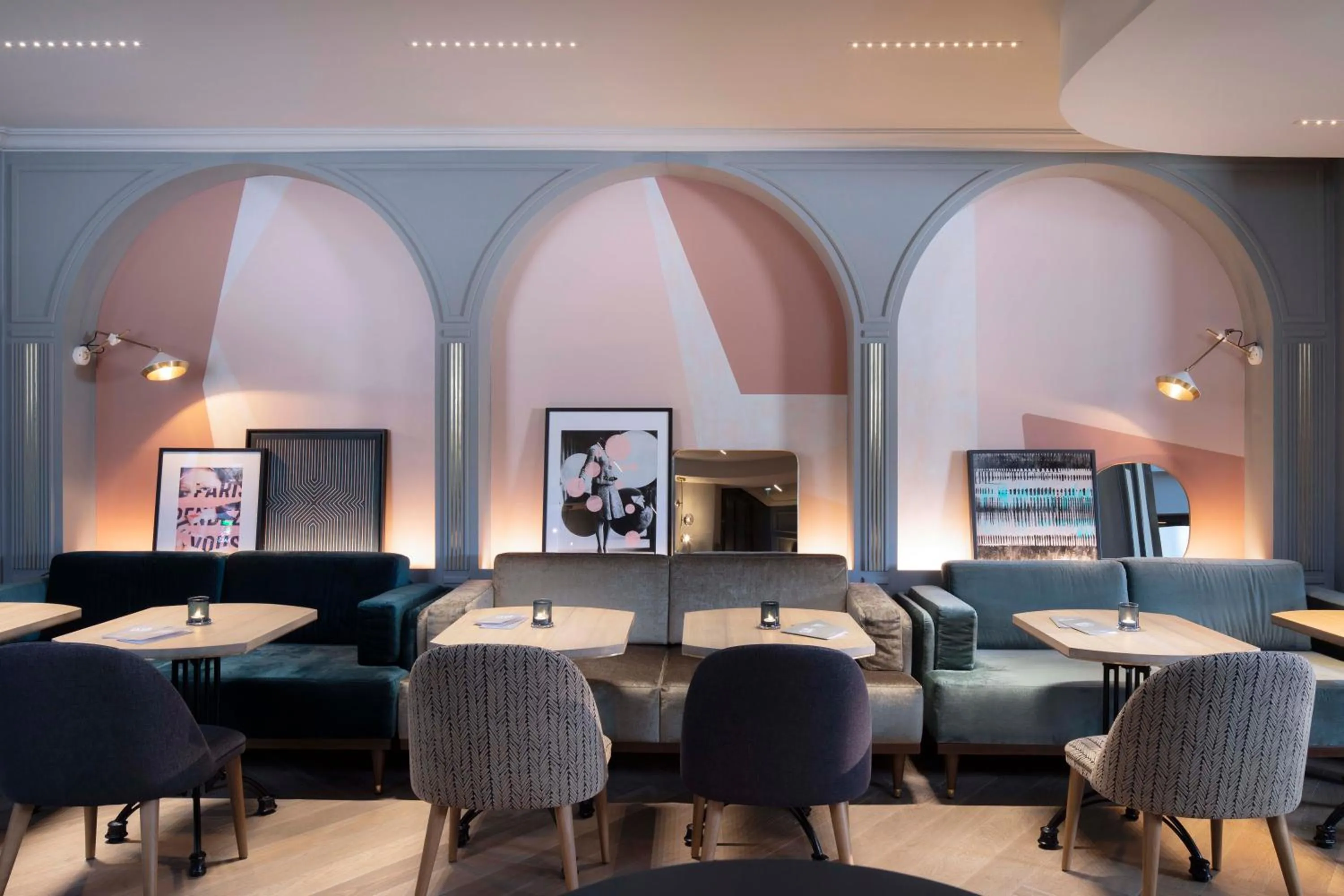 Seating area in Maison ELLE Paris