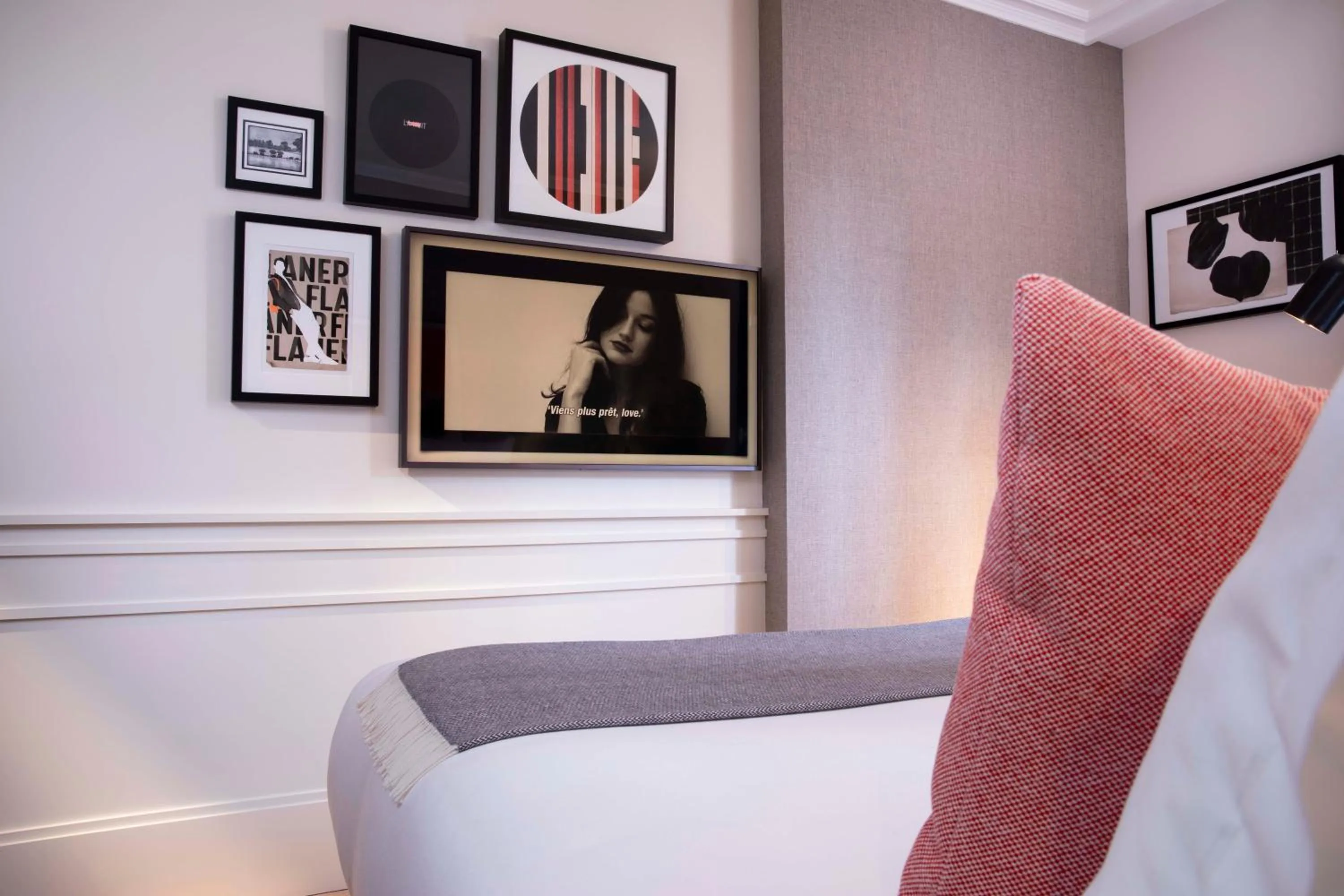 Bed in Hotel Flanelles Paris