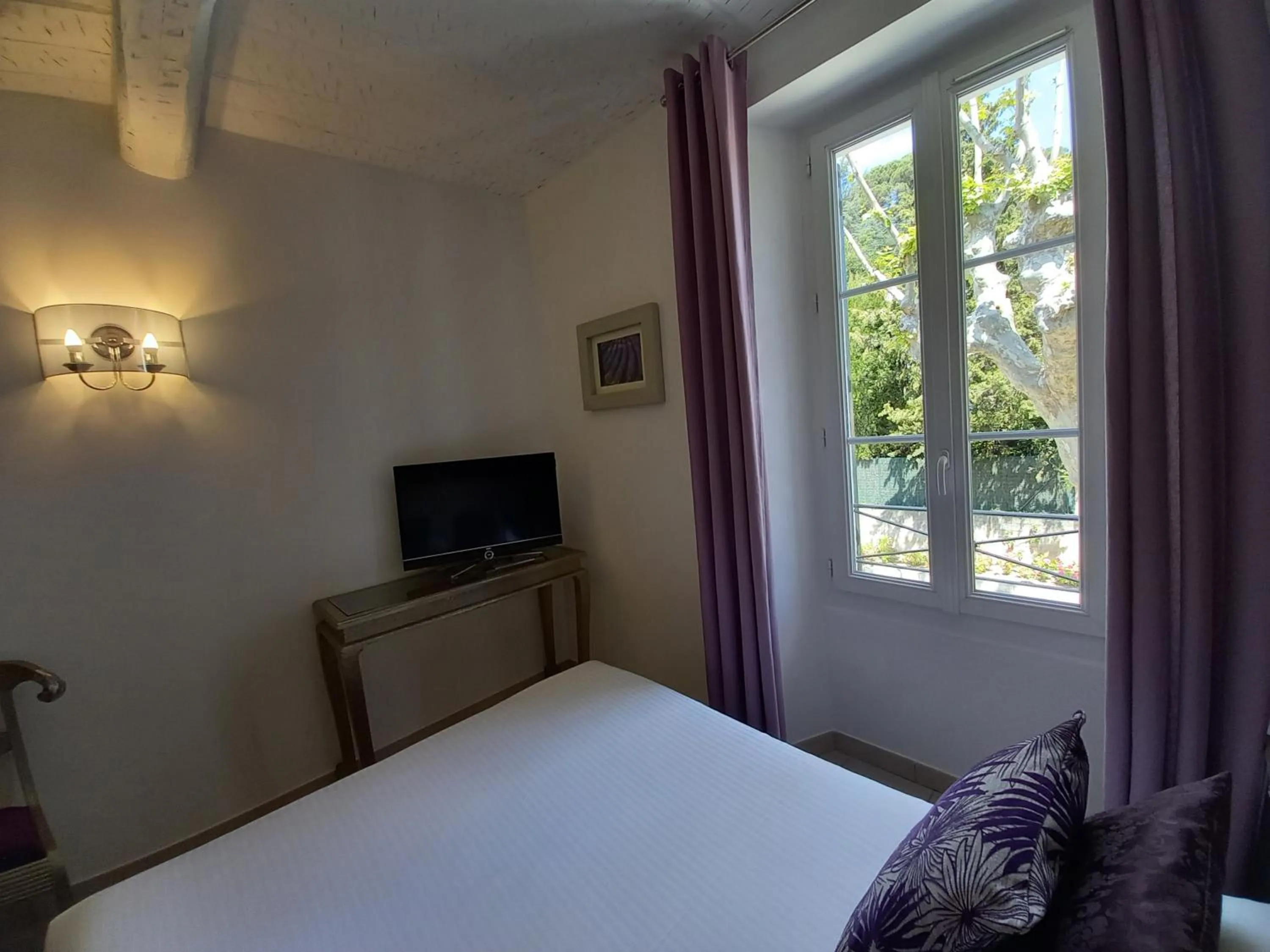 Bedroom, Bed in Hôtel Restaurant Notre Dame