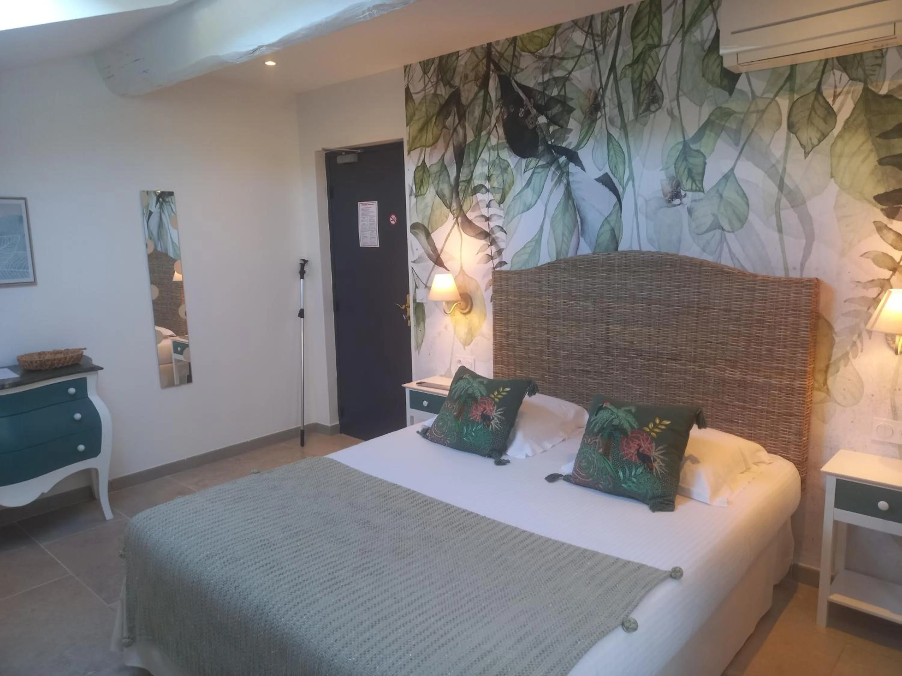 Bedroom, Bed in Hôtel Restaurant Notre Dame