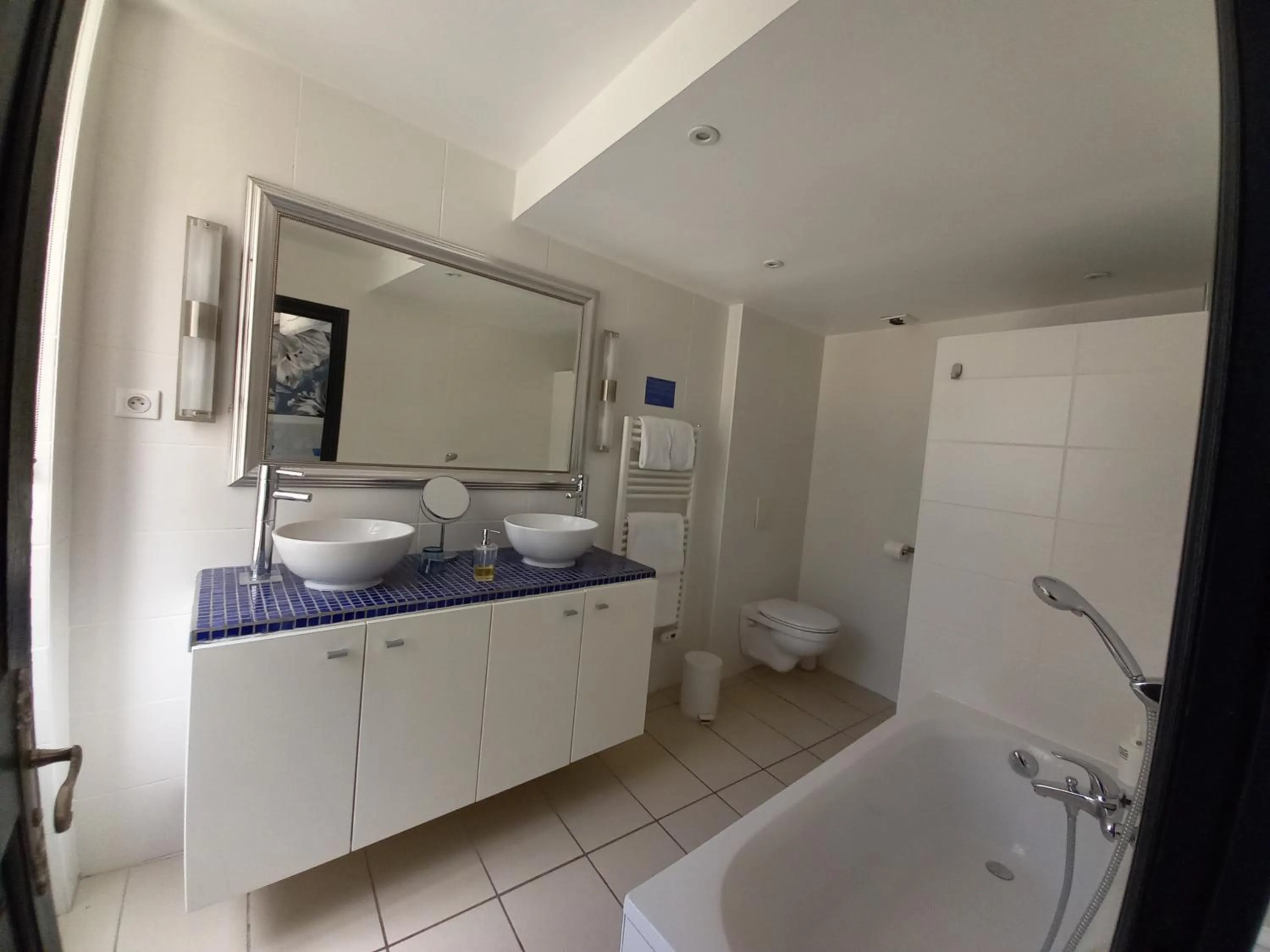 Bathroom in Hôtel Restaurant Notre Dame