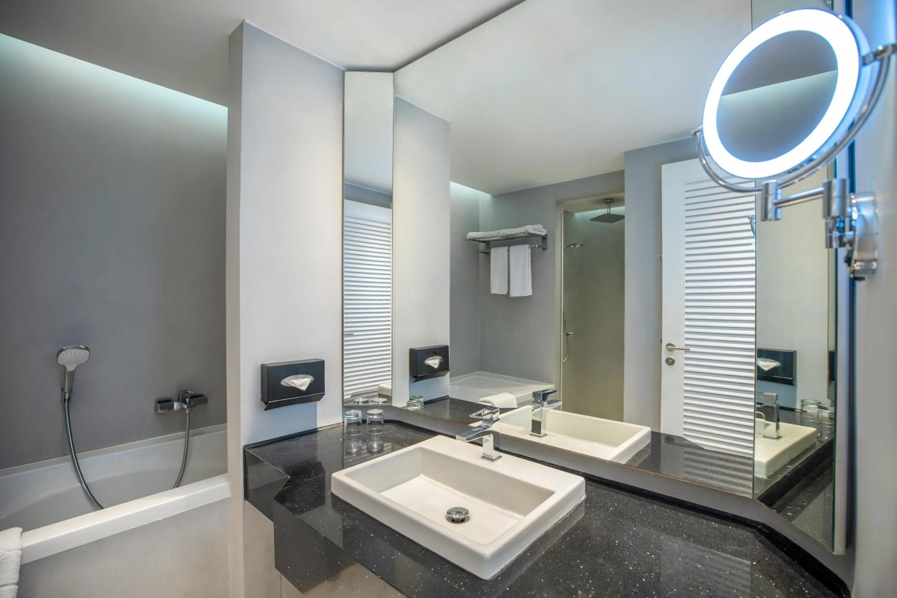 Bathroom in Radisson Blu Palace Resort & Thalasso, Djerba