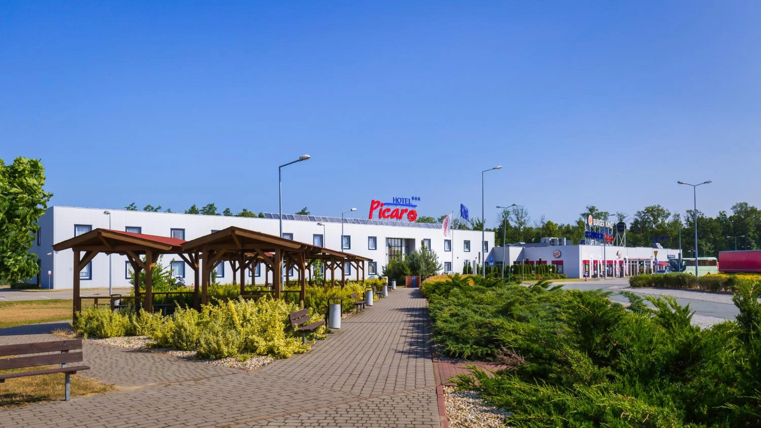 Facade/entrance in Hotel Picaro Żarska Wieś Północ A4 kierunek Niemcy