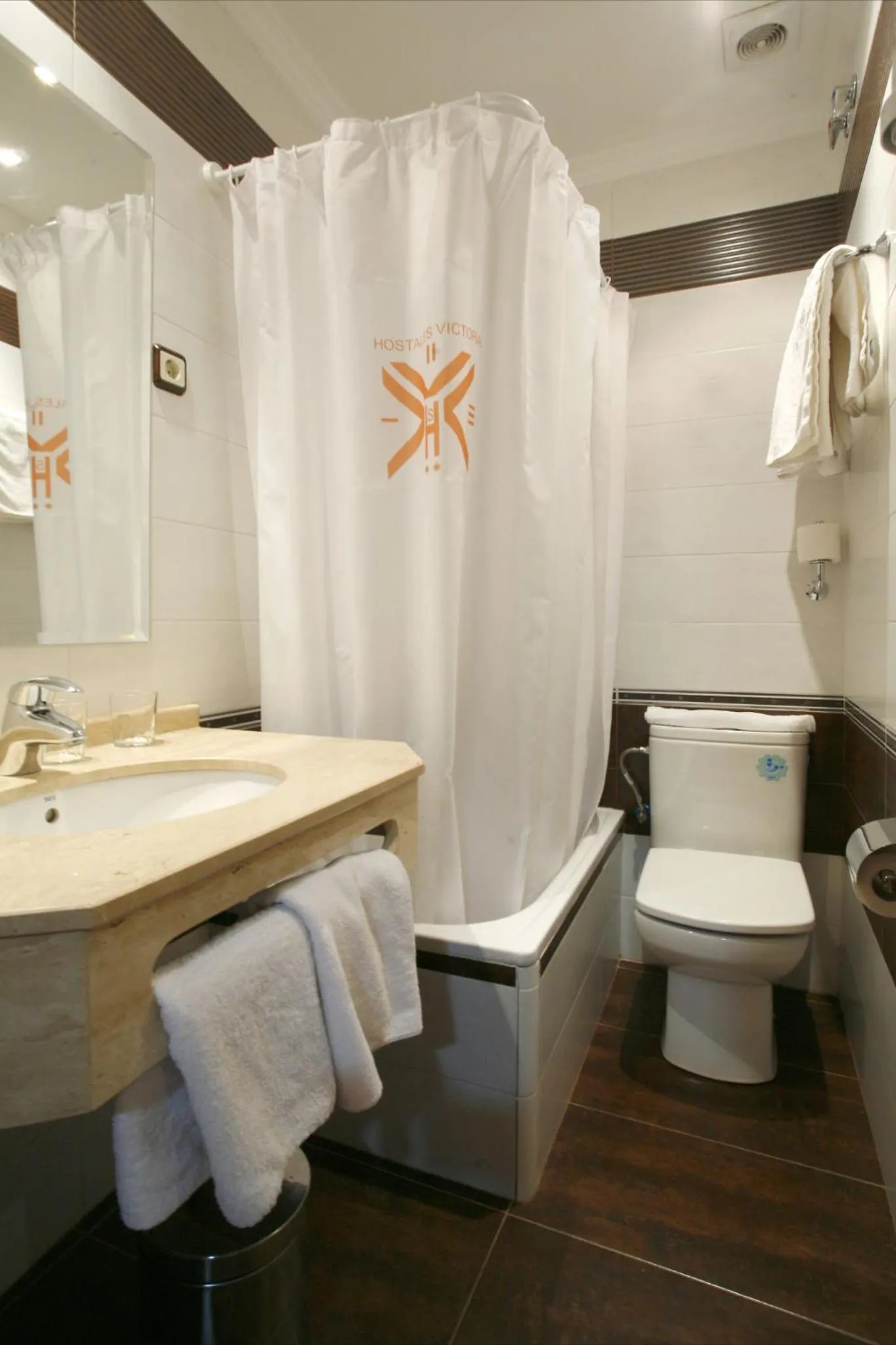 Bathroom in Hostal Victoria II