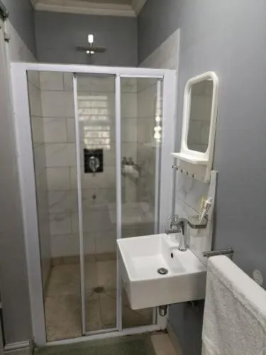 Shower in Camdene Guesthouse