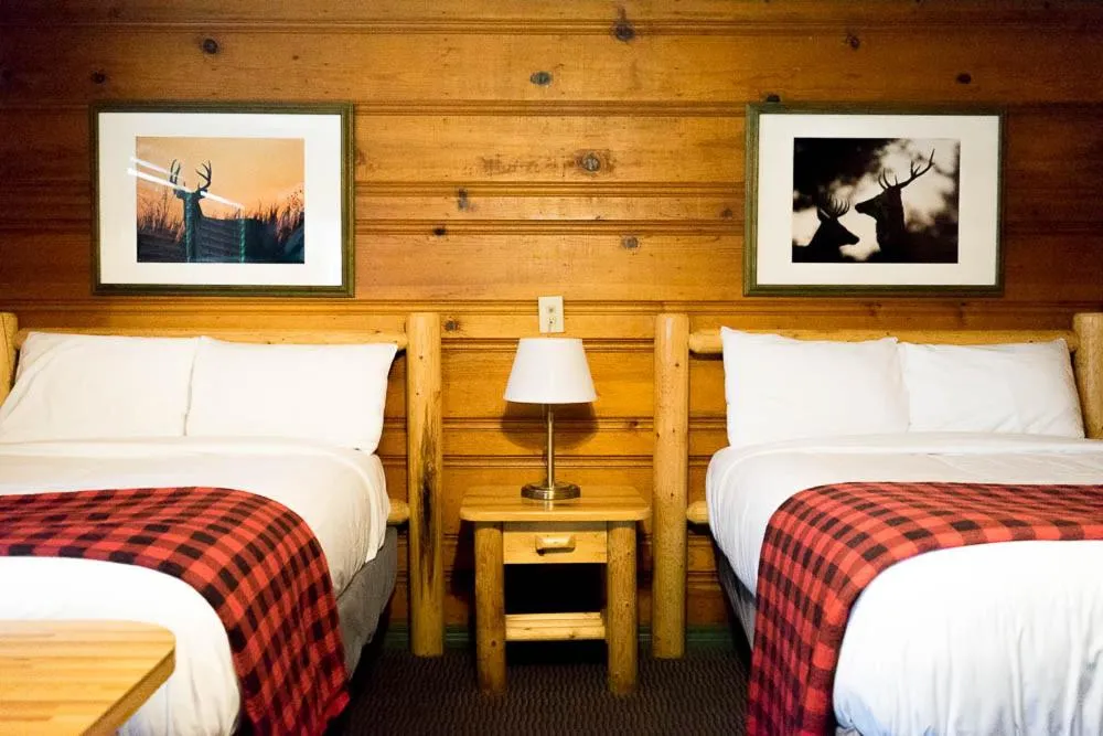 Bed in Shaver Lake Village Hotel