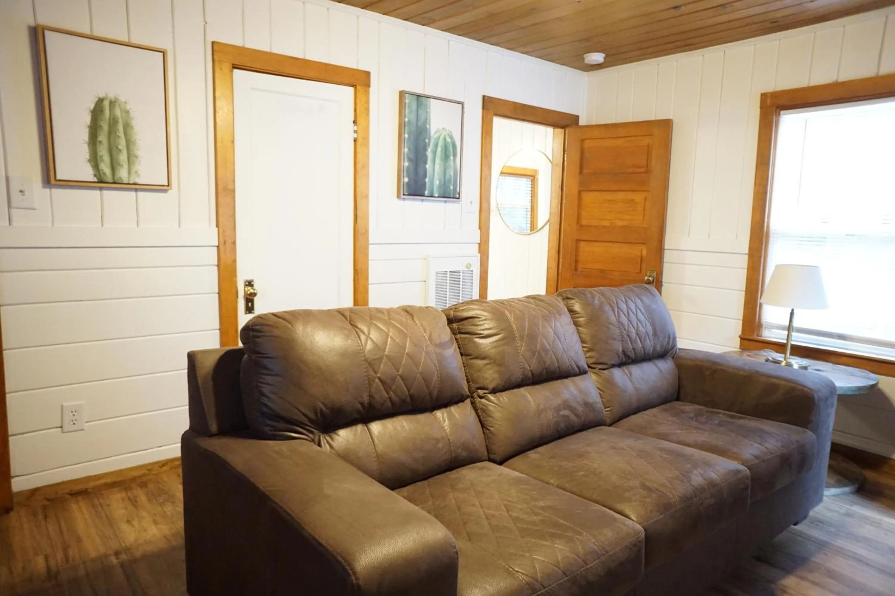 Shaver Lake Village Hotel