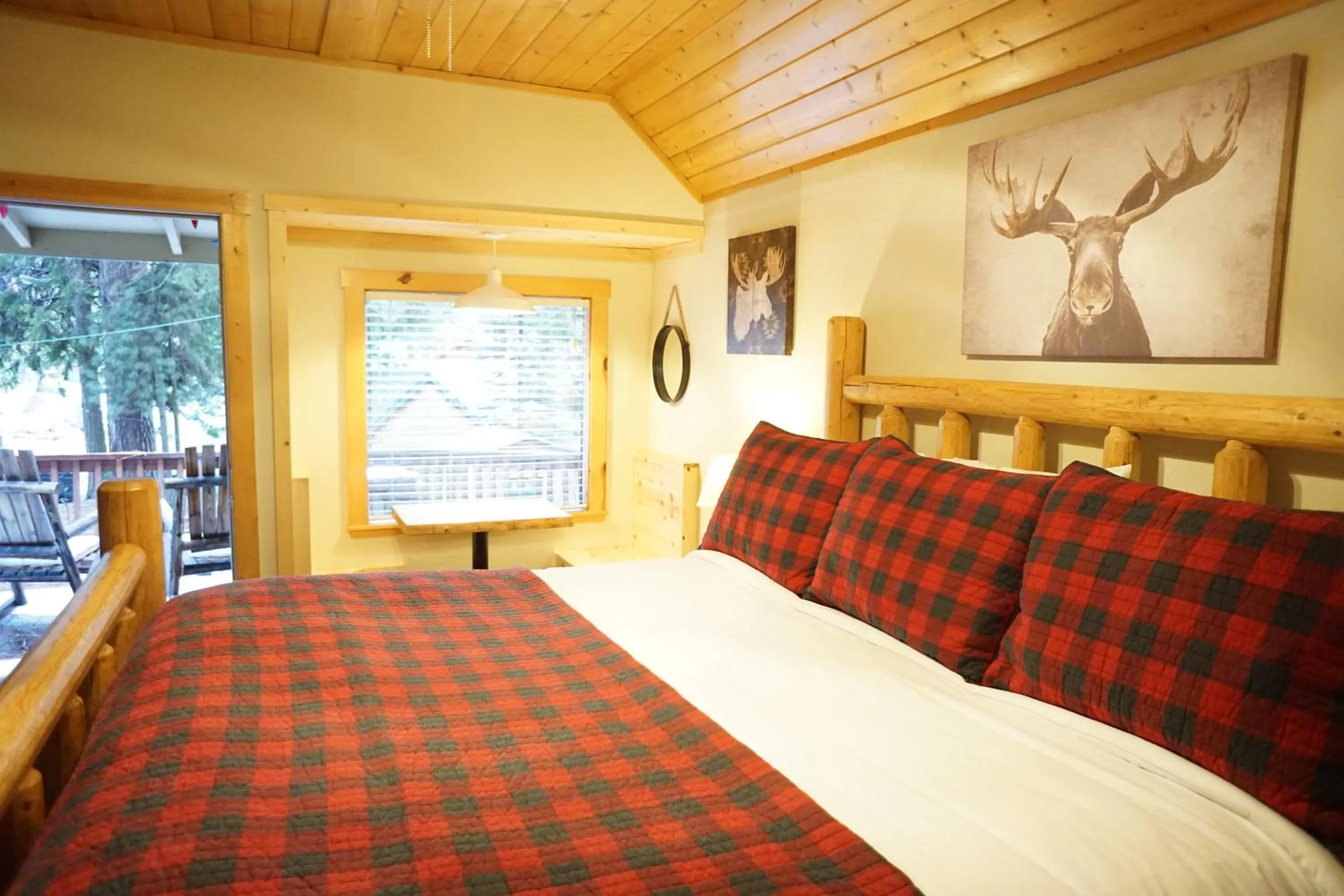 Bed in Shaver Lake Village Hotel