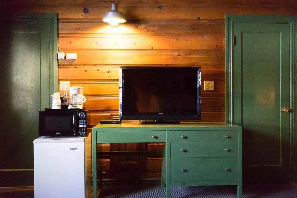 Shaver Lake Village Hotel