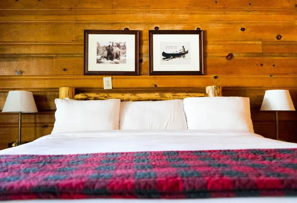 Bed in Shaver Lake Village Hotel
