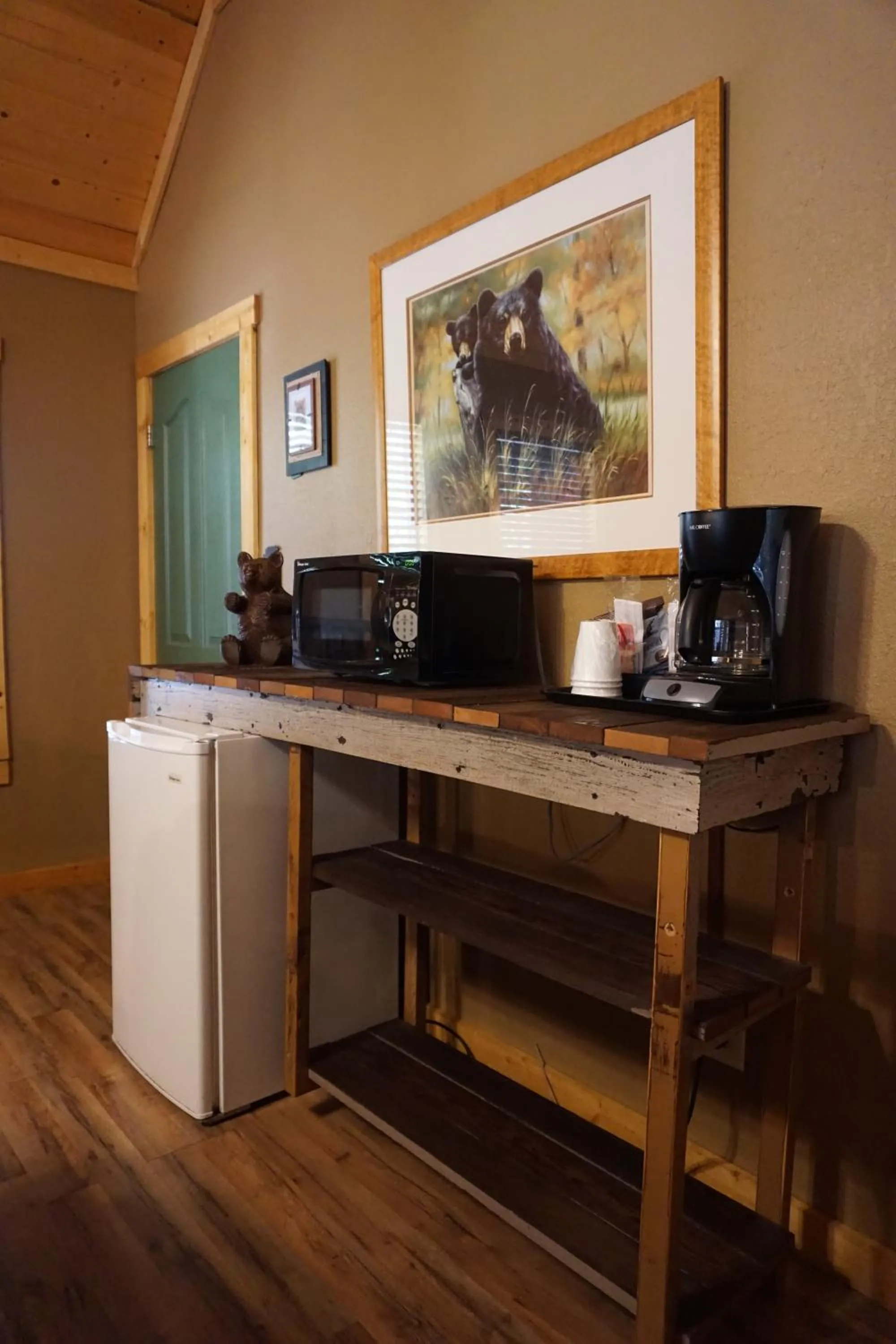 Shaver Lake Village Hotel