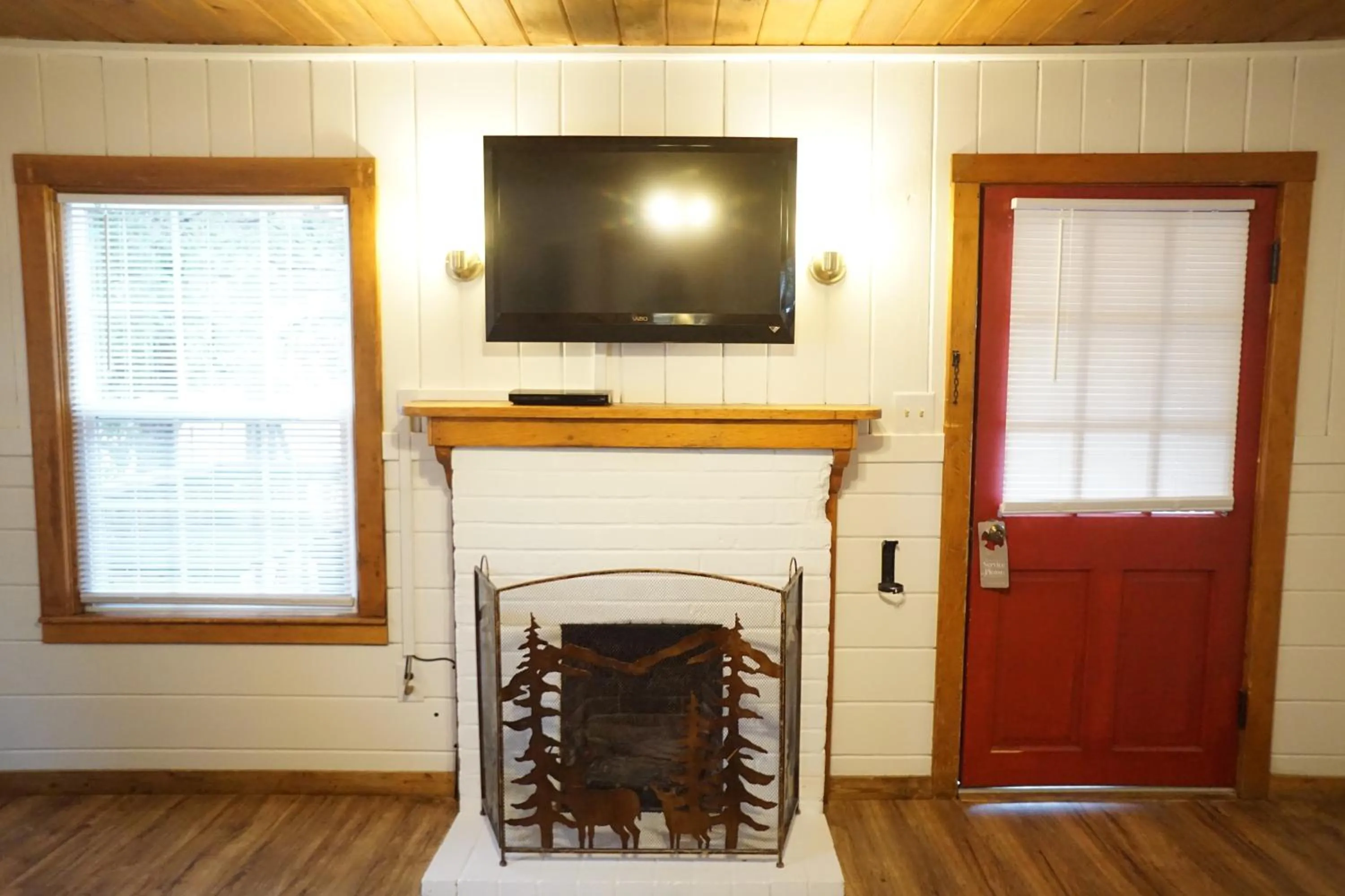 Shaver Lake Village Hotel