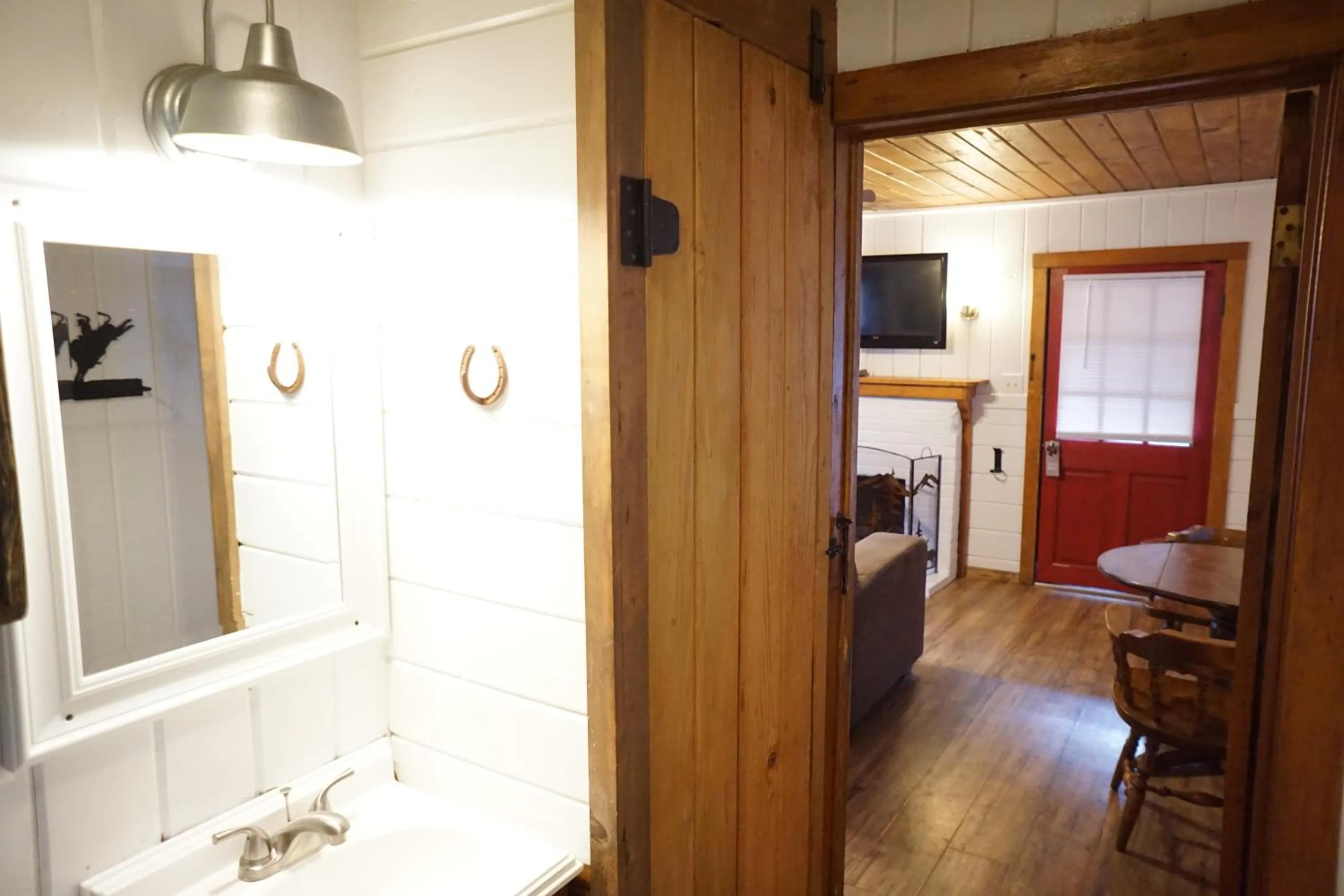 Bed in Shaver Lake Village Hotel