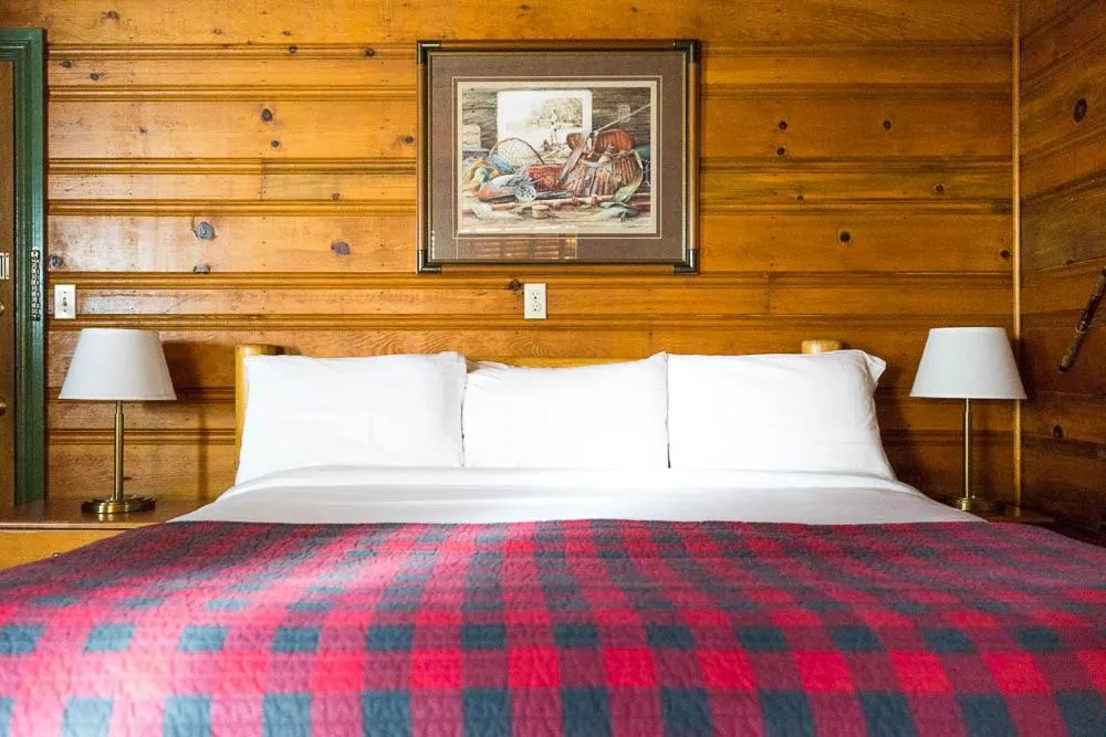 Bed in Shaver Lake Village Hotel