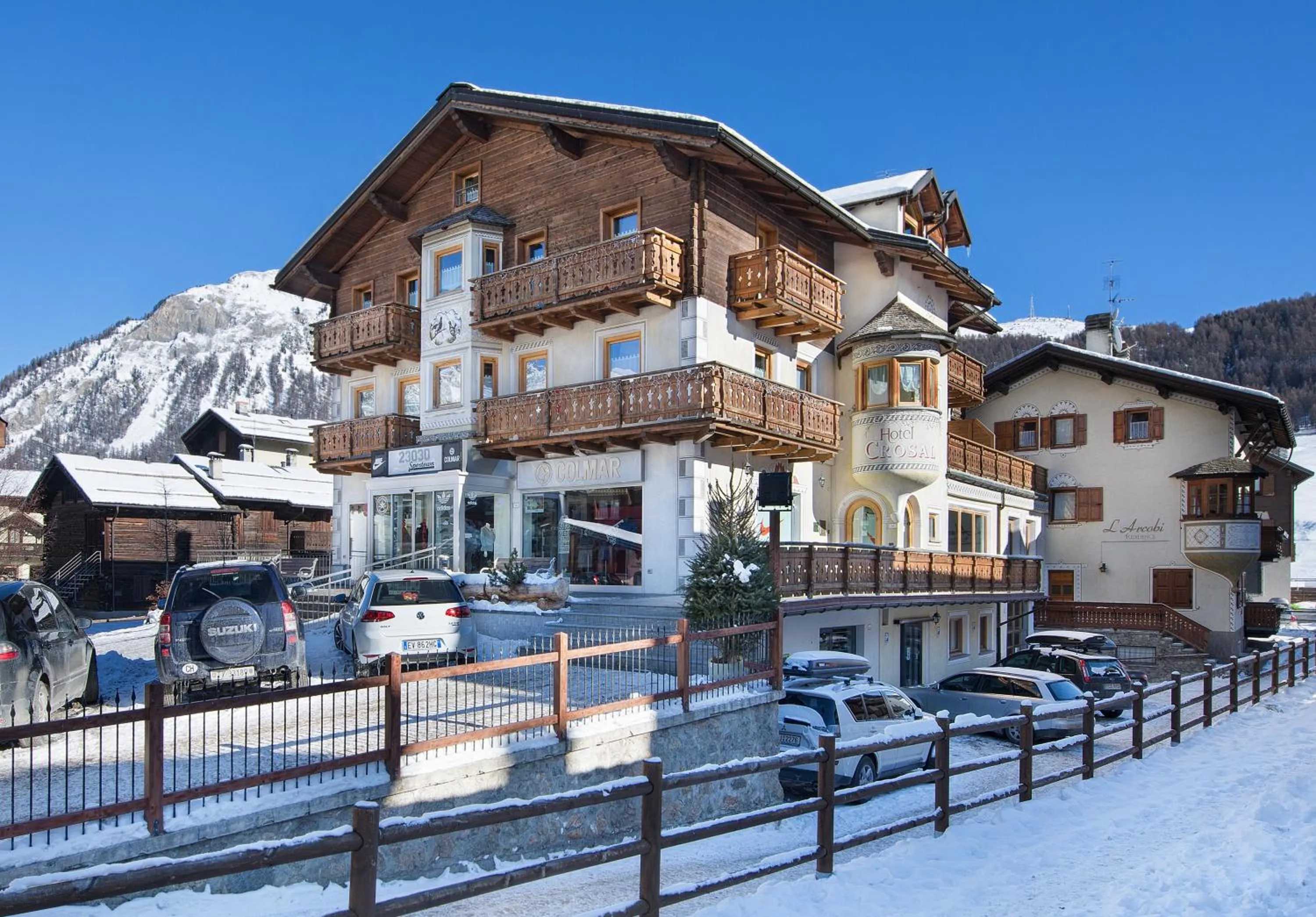 Property building in Hotel Crosal