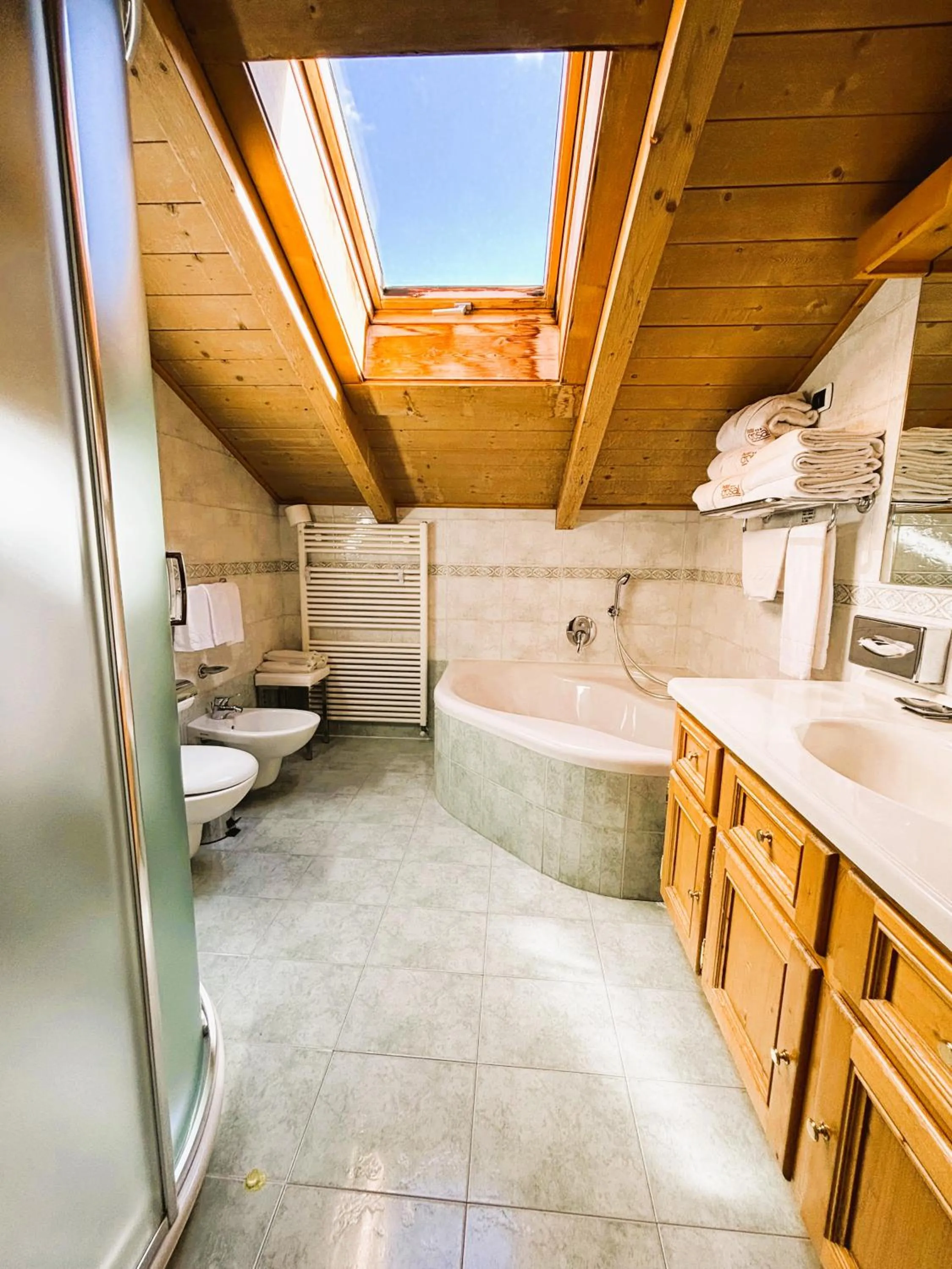 Bathroom in Hotel Crosal