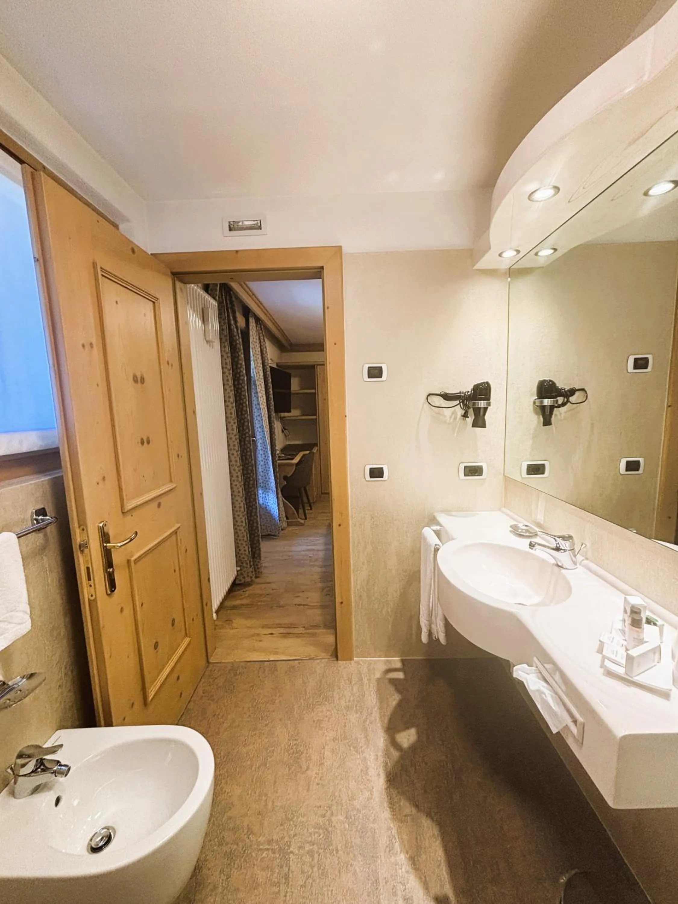 Bathroom in Hotel Crosal