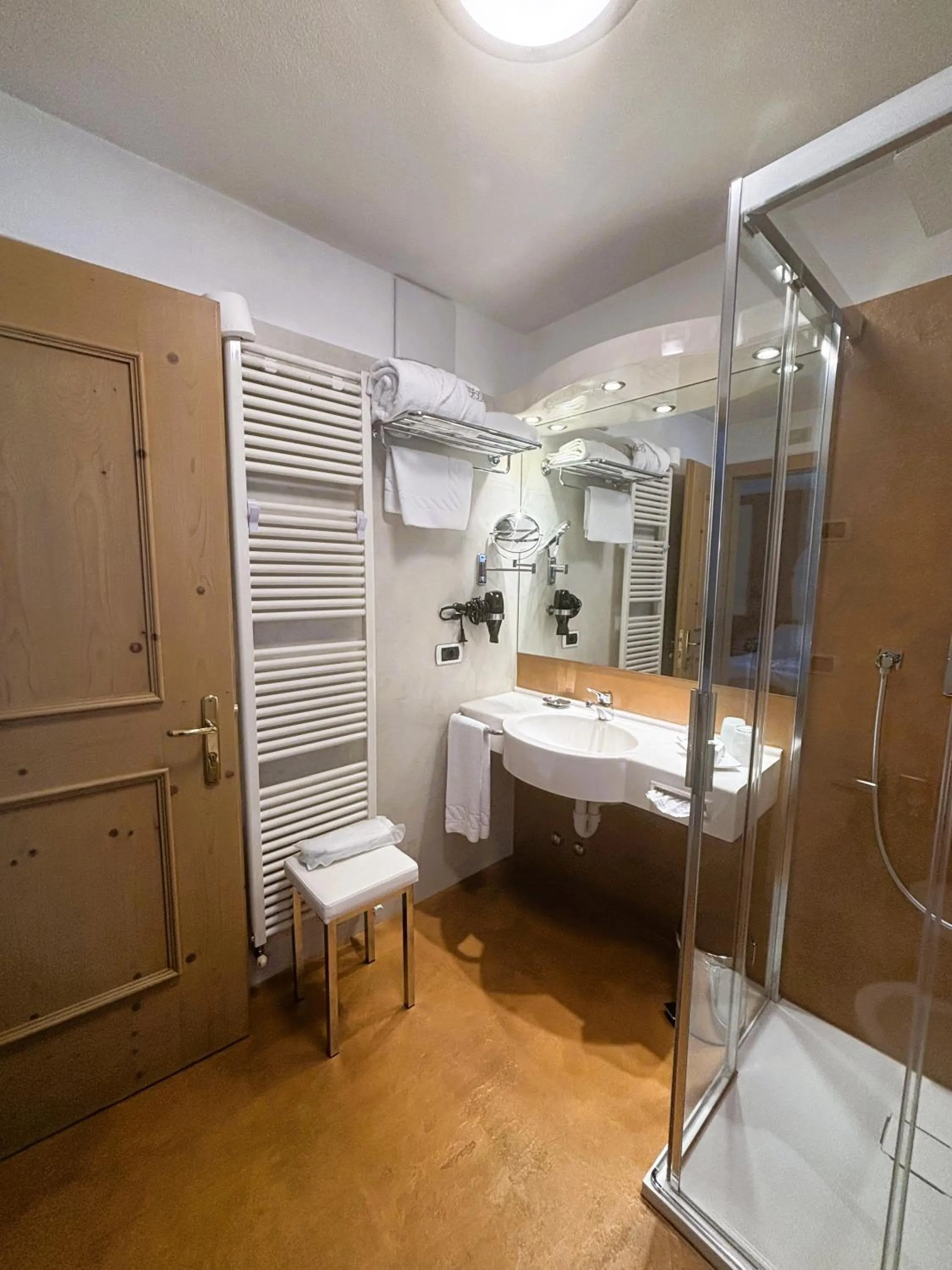 Bathroom in Hotel Crosal