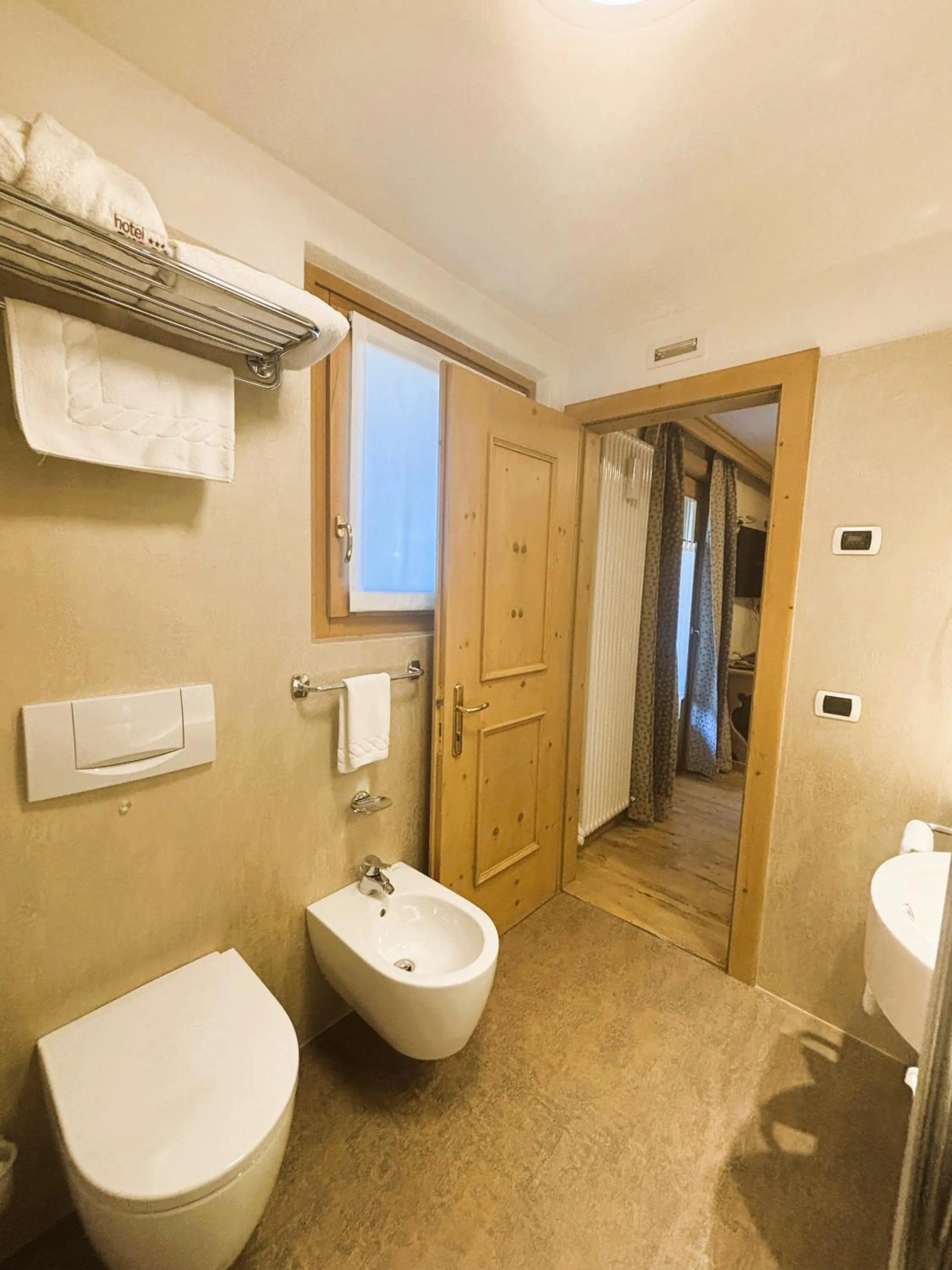 Bathroom in Hotel Crosal