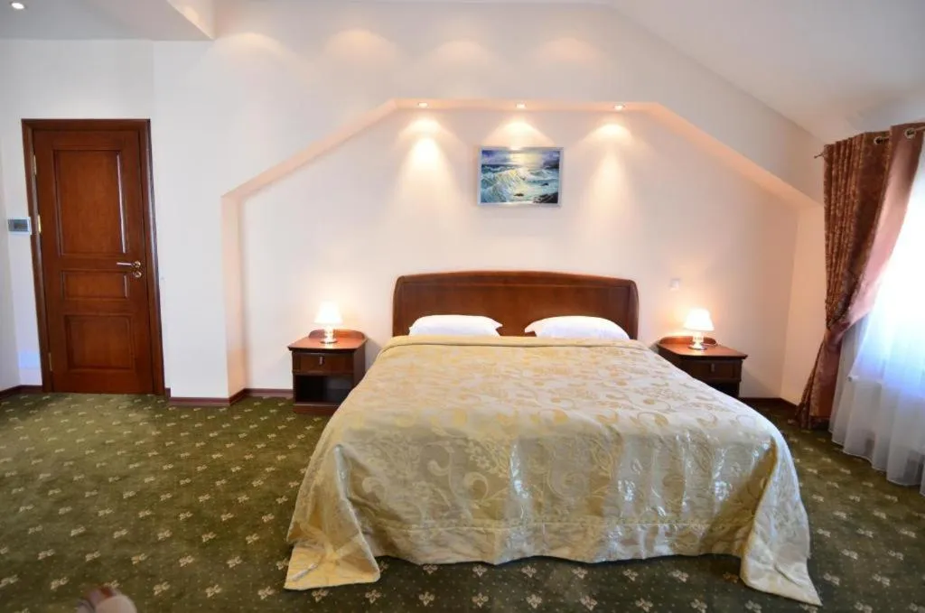 Bed in Platinum Hotel