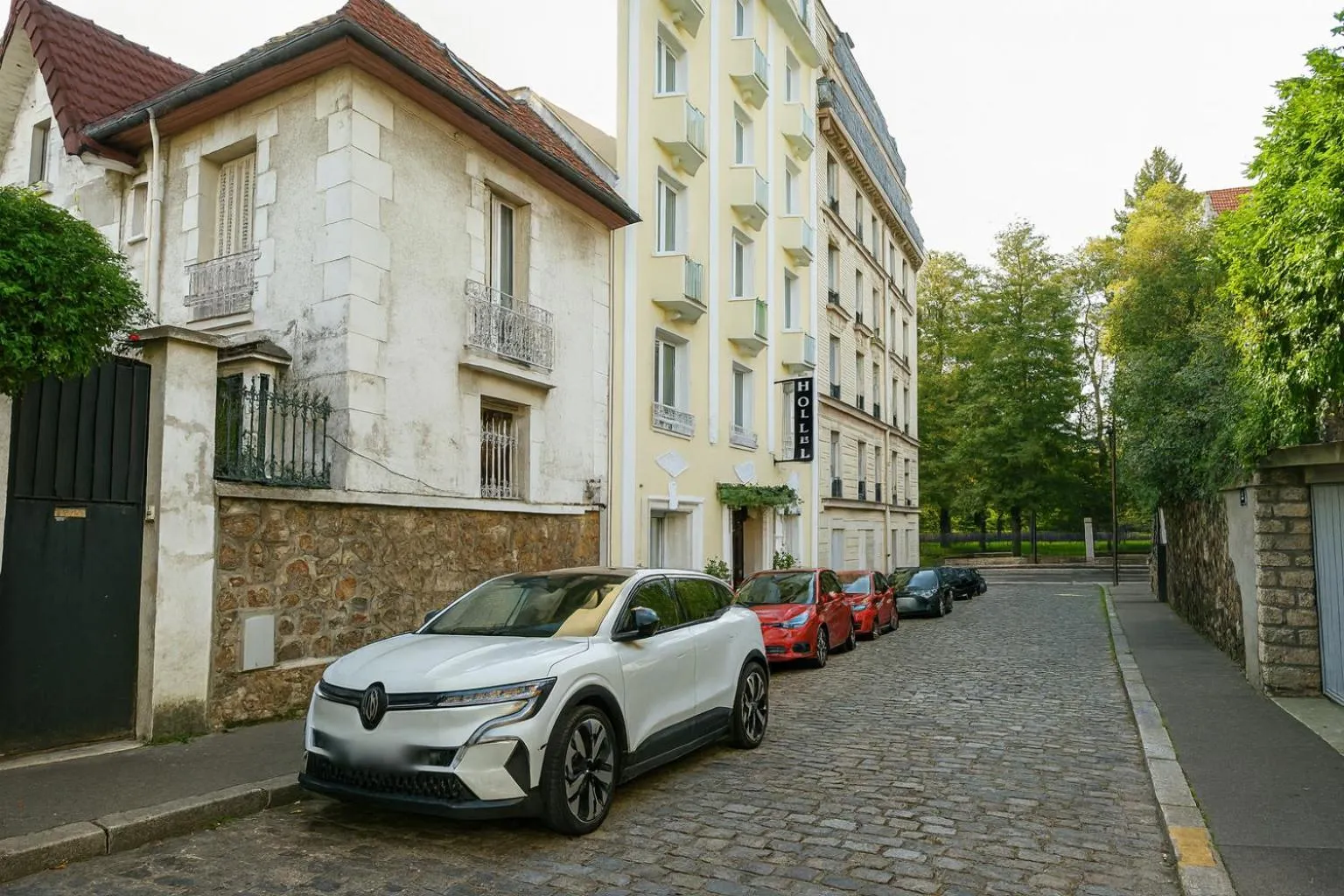 City view in Hôtel du Parc Montsouris