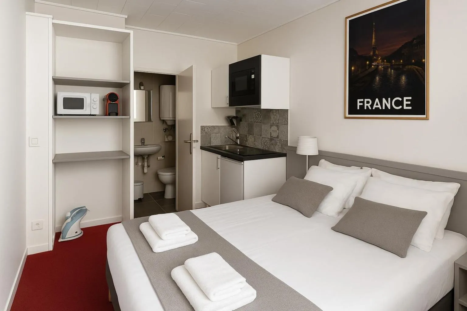 Bathroom, Bed in Hôtel du Parc Montsouris