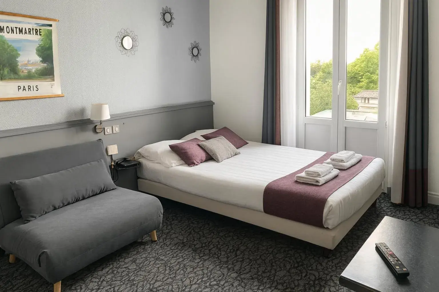 Superior Double Room with Kitchenette in Hôtel du Parc Montsouris Superior Double Room with Kitchenette in Hôtel du Parc Montsouris