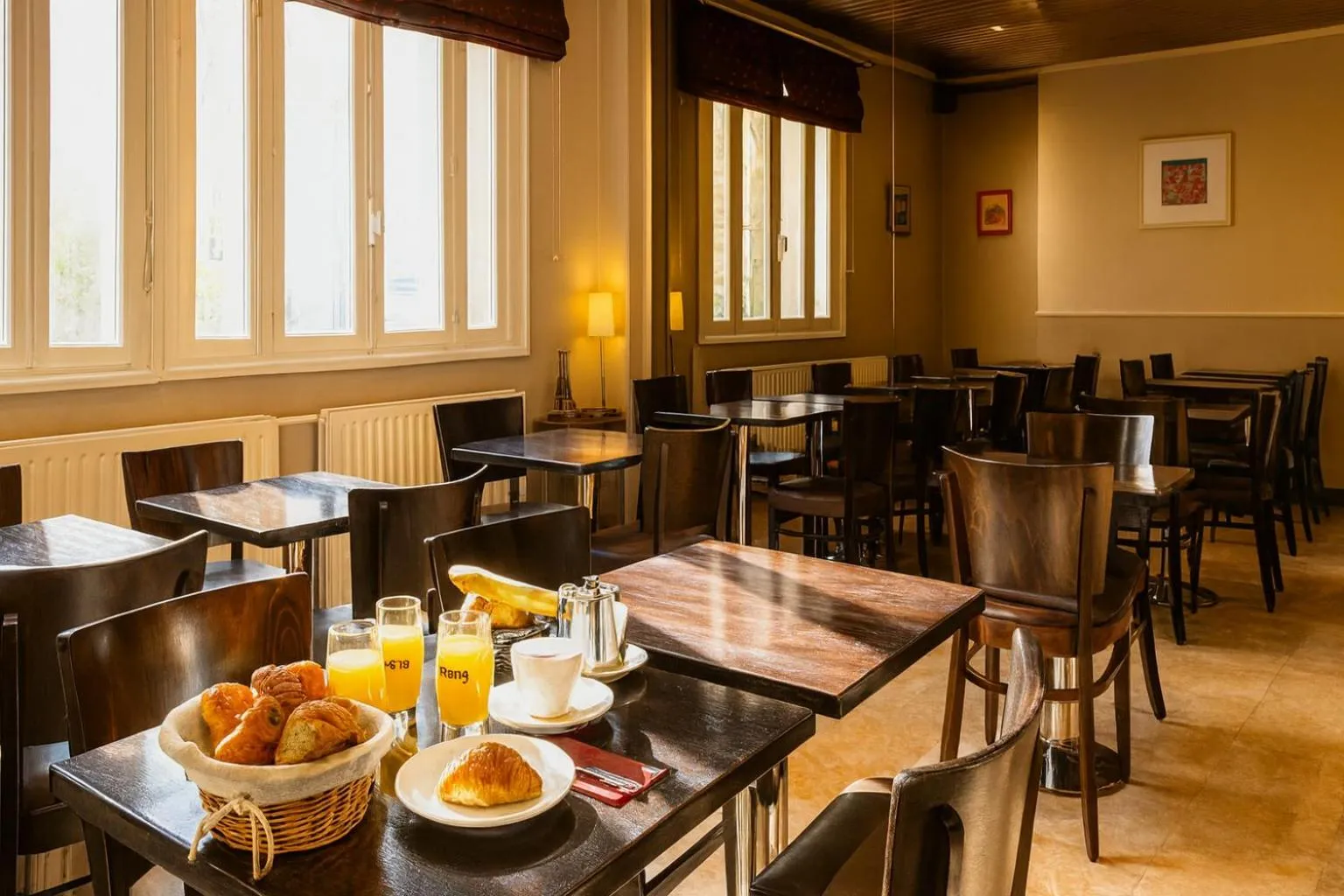 Continental breakfast in Hôtel du Parc Montsouris