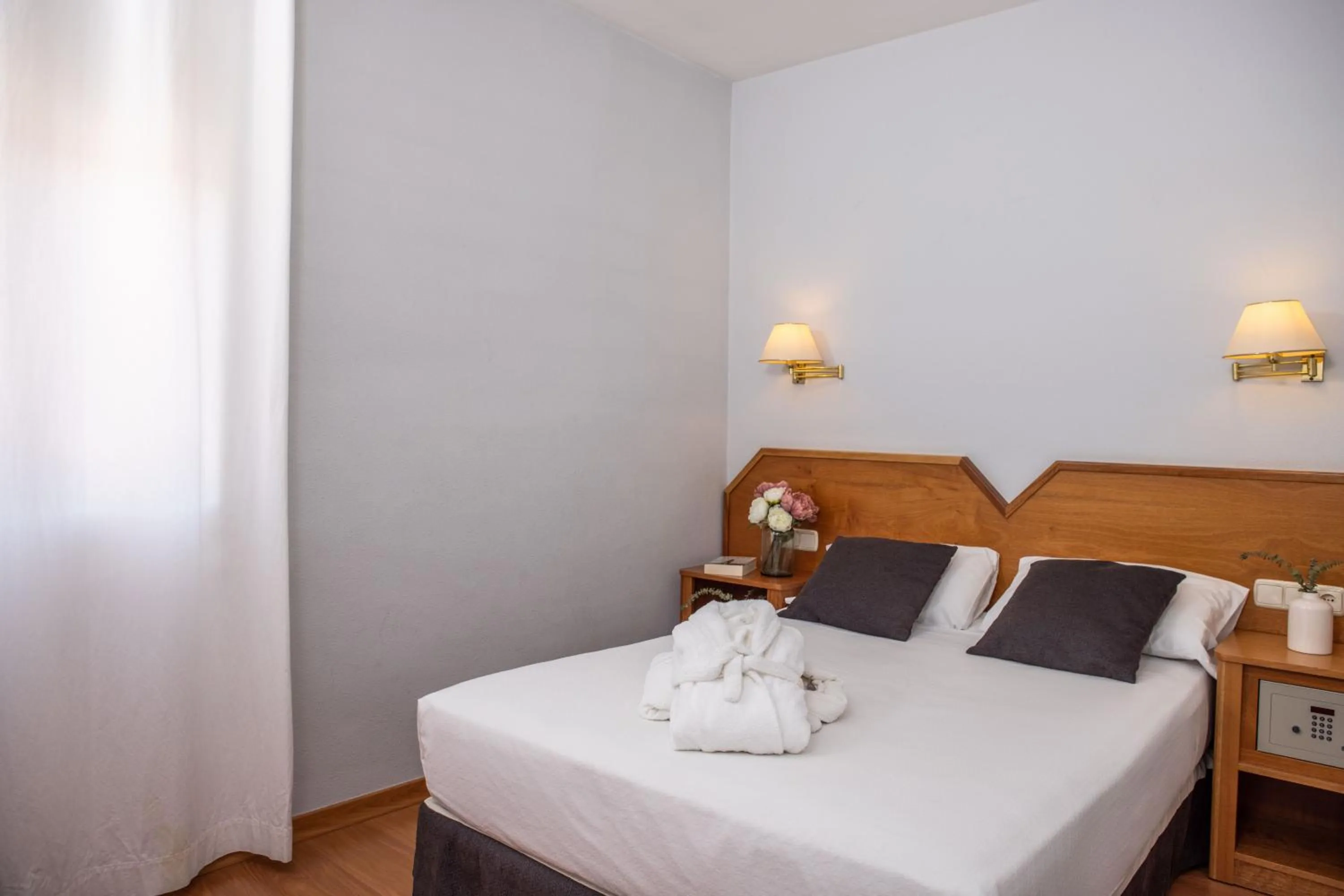 Bedroom, Bed in RVHotels Broquetas Spa Termal