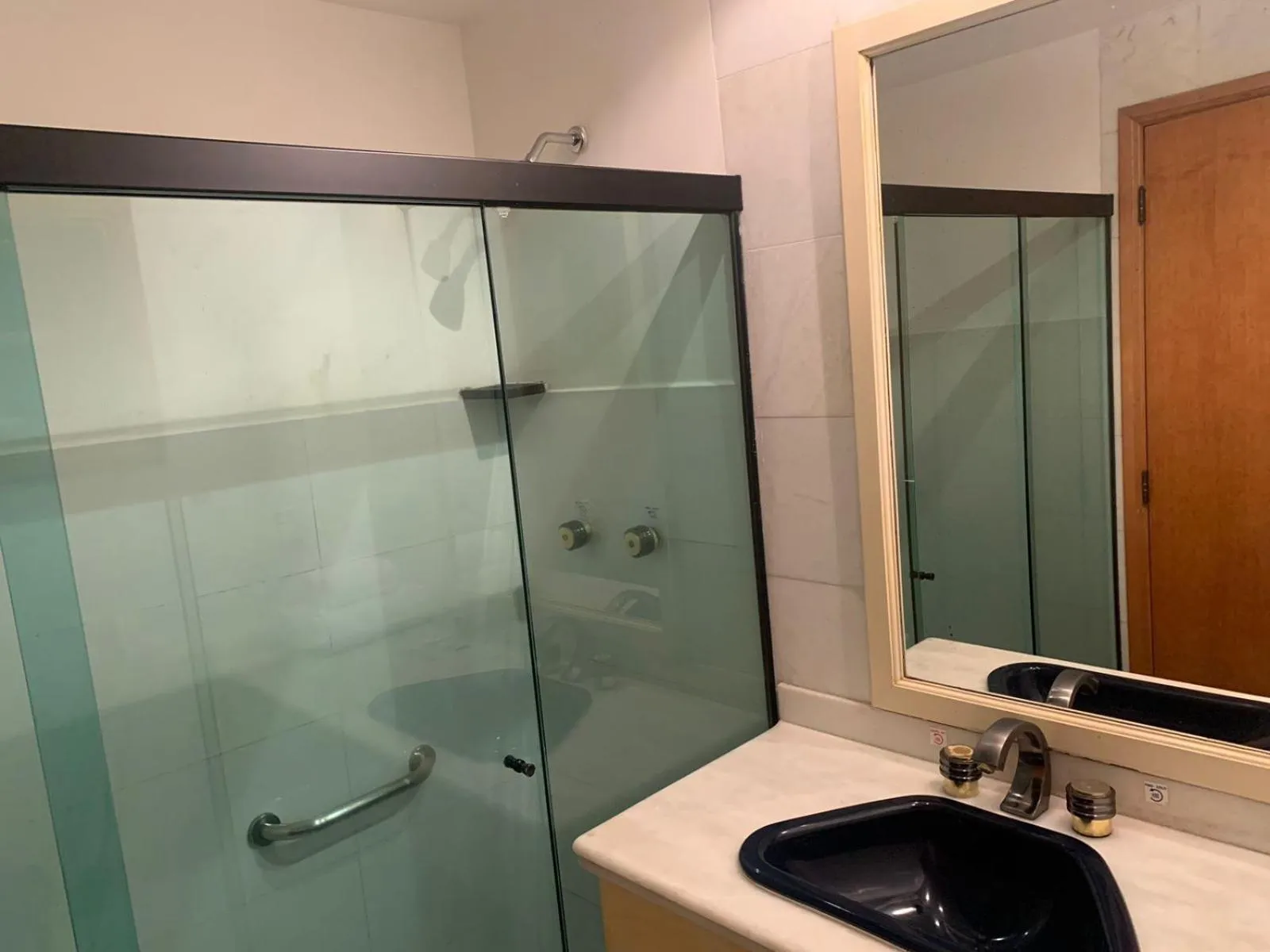 Bathroom in Colonial Plaza Hotel Pindamonhangaba